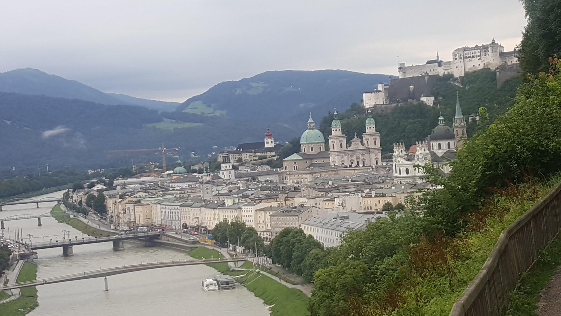 Зальцбург город горы замок