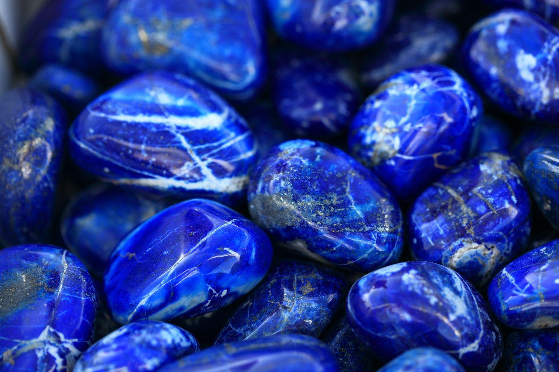 1800x1200 Blue Sapphire Wallpaper