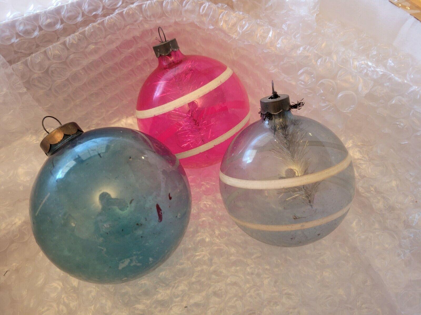 1600x1200 Vintage Unsilvered Glass WWII Tinsel In Magenta Blue BALL Christmas Ornaments