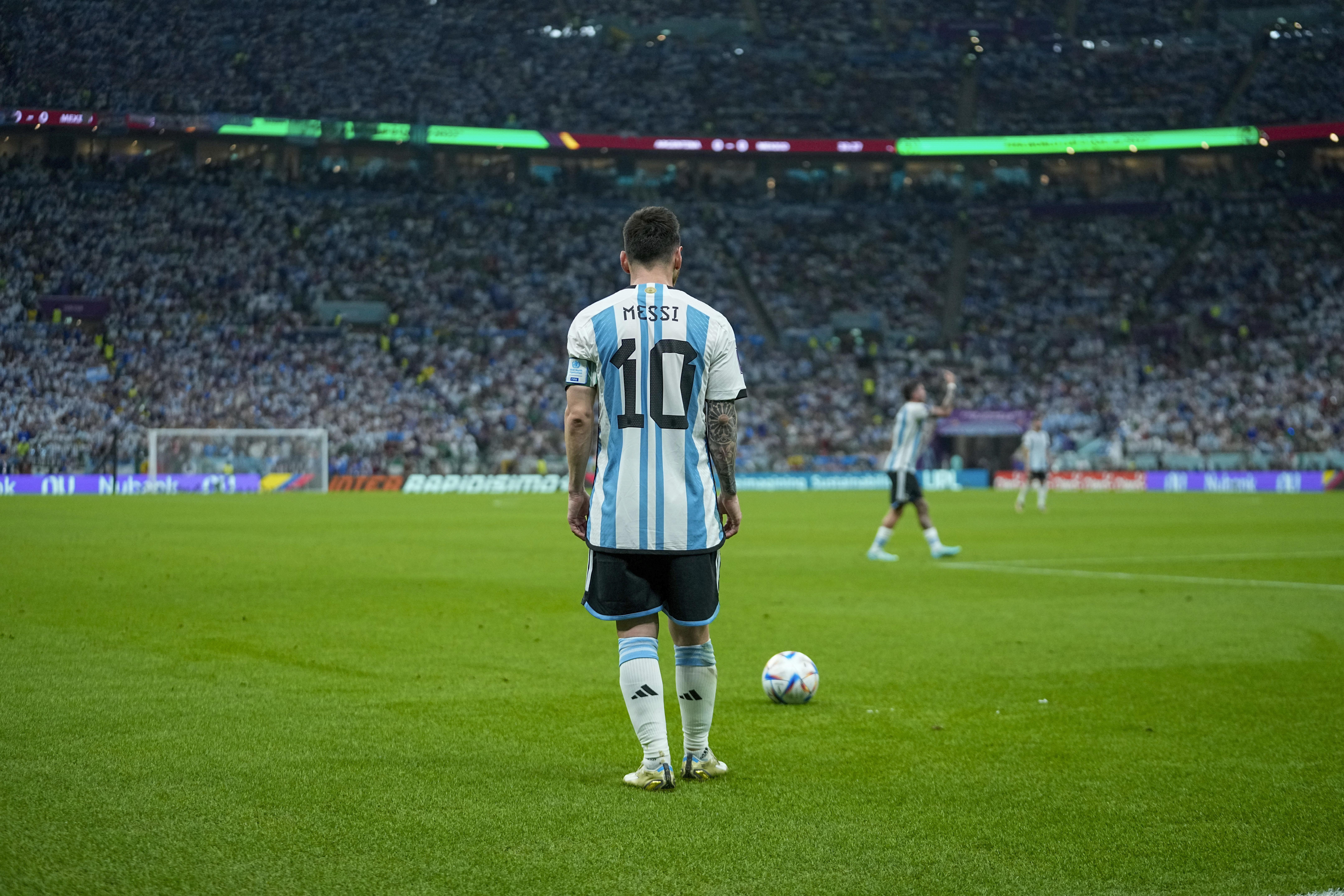 8640x5760 Photos: Messi magic guides relieved Argentina past Mexico. In Picture News