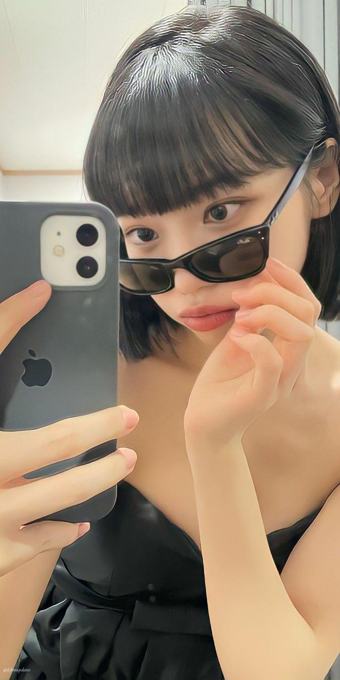 673x1346 LE SSERAFIM Wallpaper Lockscreeen. KIM CHAEWON【2022】. ボブ 女の子, 女の子, Kpop 女性