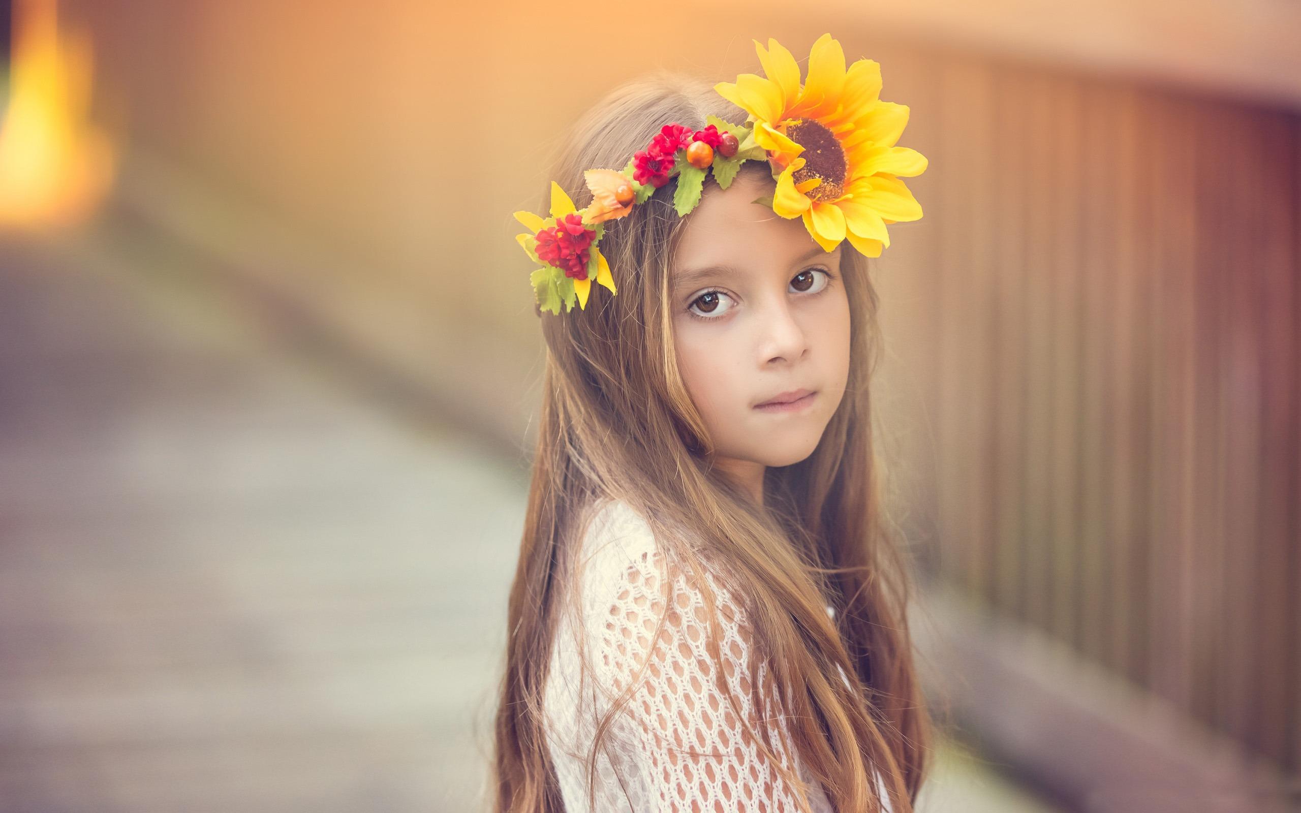 2560x1600 Child Girl Cute Photo HD Wallpaper