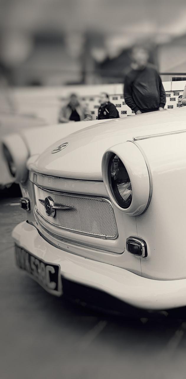 630x1280 Trabant wallpaper