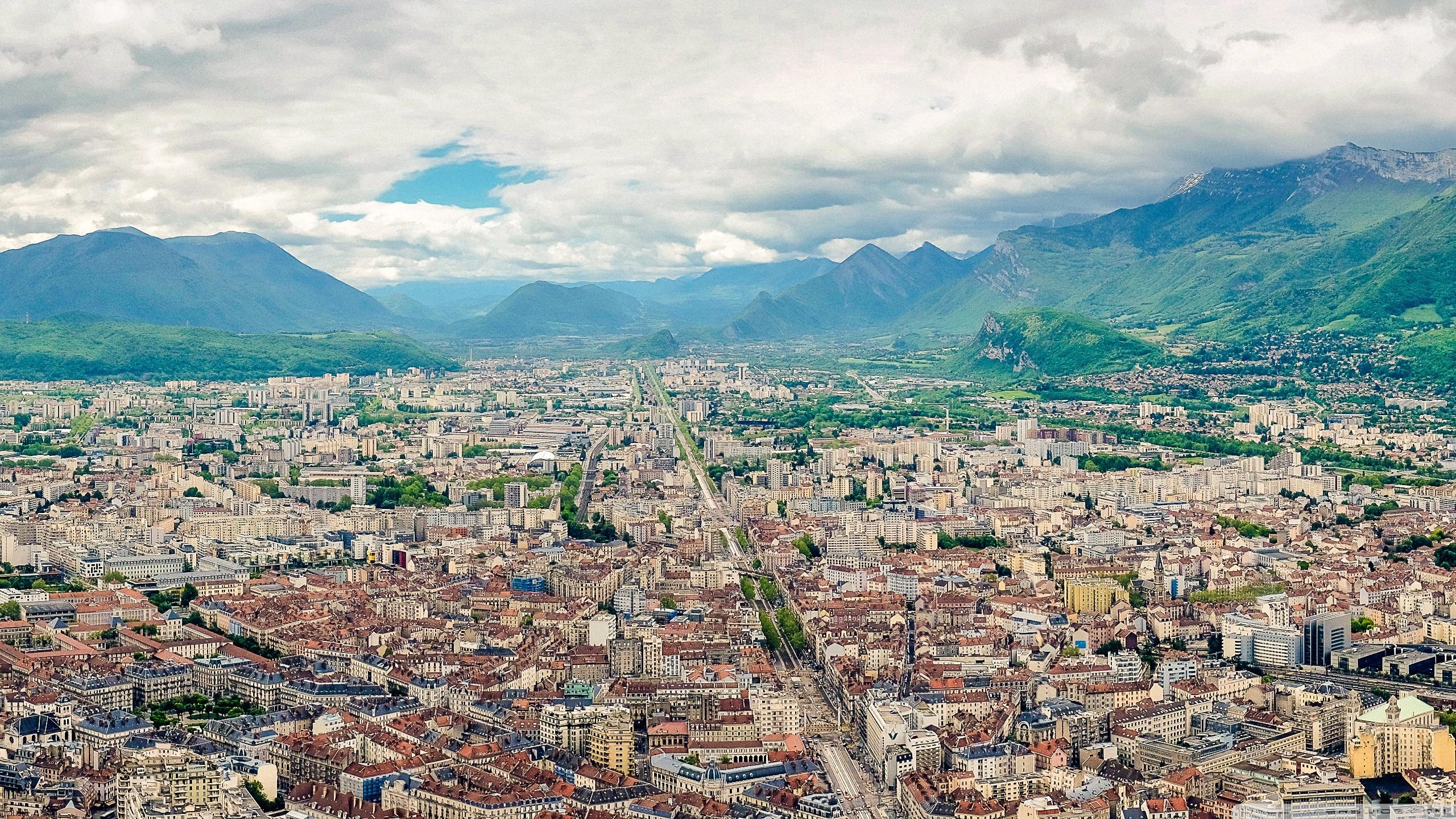 2560x1440 Grenoble Panorama Ultra HD Desktop Background Wallpaper for 4K UHD TV : Widescreen & UltraWide Desktop & Laptop : Multi Display, Dual Monitor : Tablet