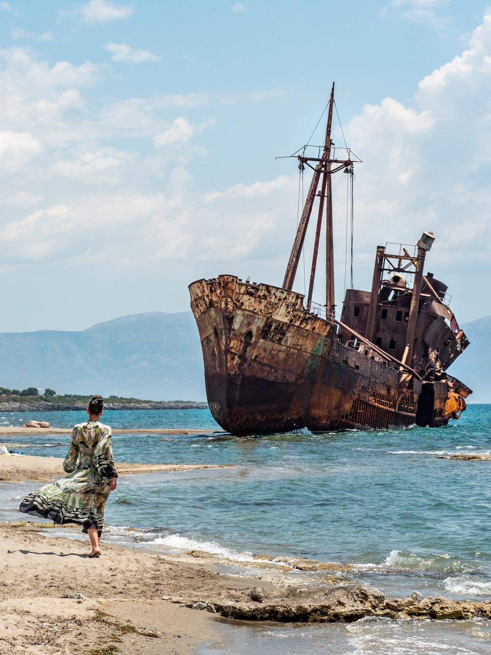 1000x1333 Sunken Ship Picture. Download Free Image