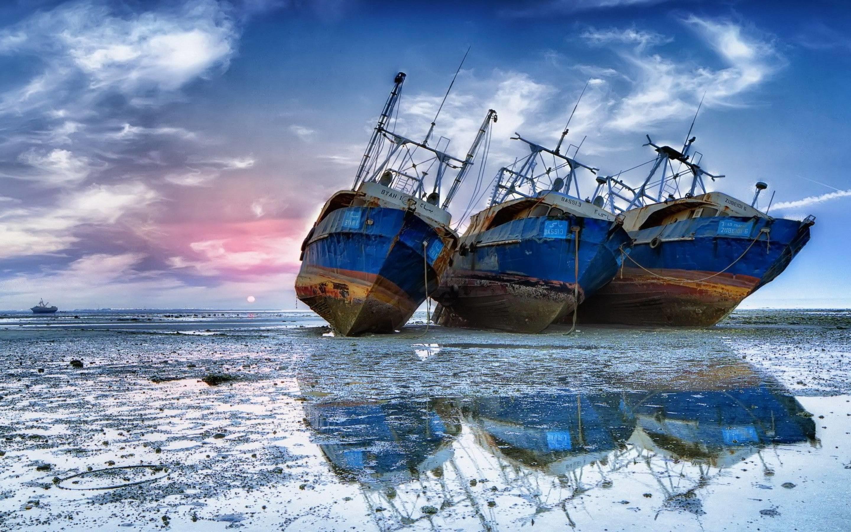 2880x1800 Shipwreck Wallpaper