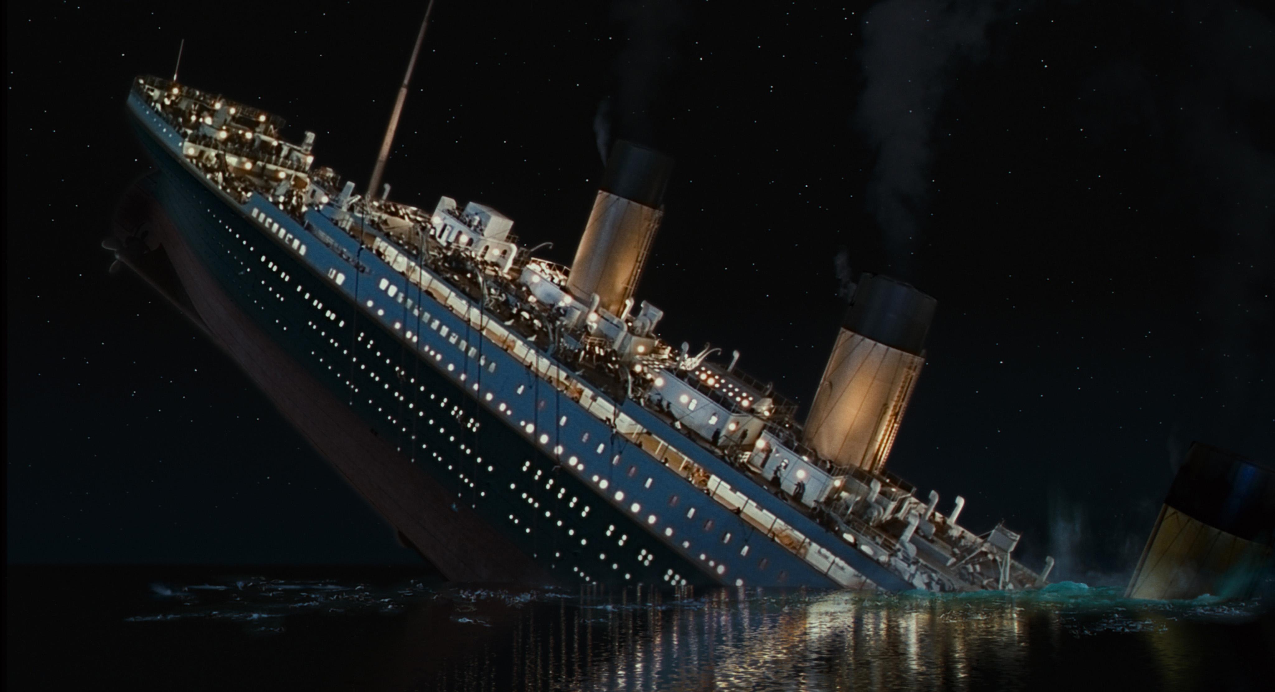 4096x2224 Titanic Sinking Wallpaper
