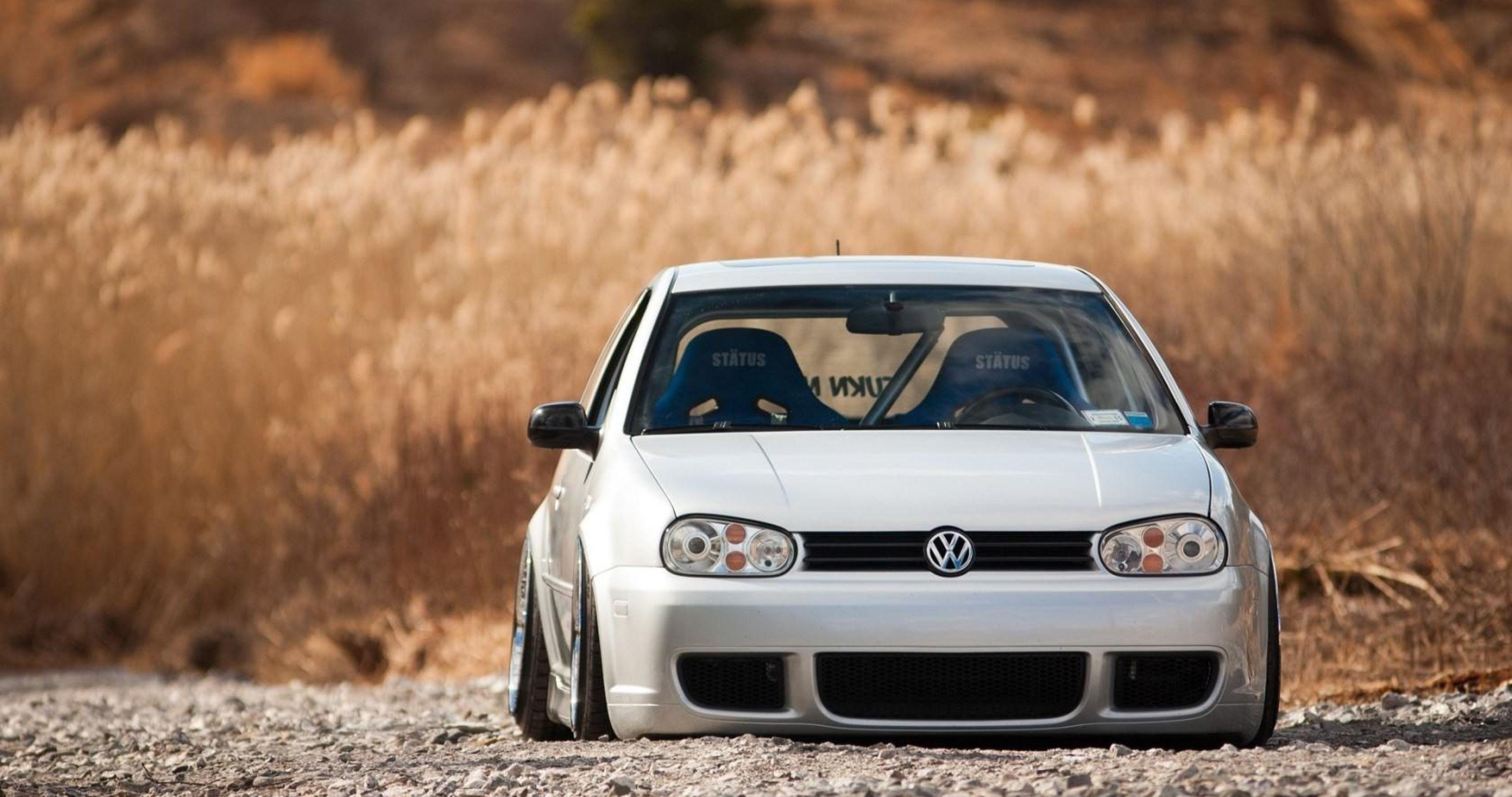 4096x2160 Volkswagen R32 Wallpaper