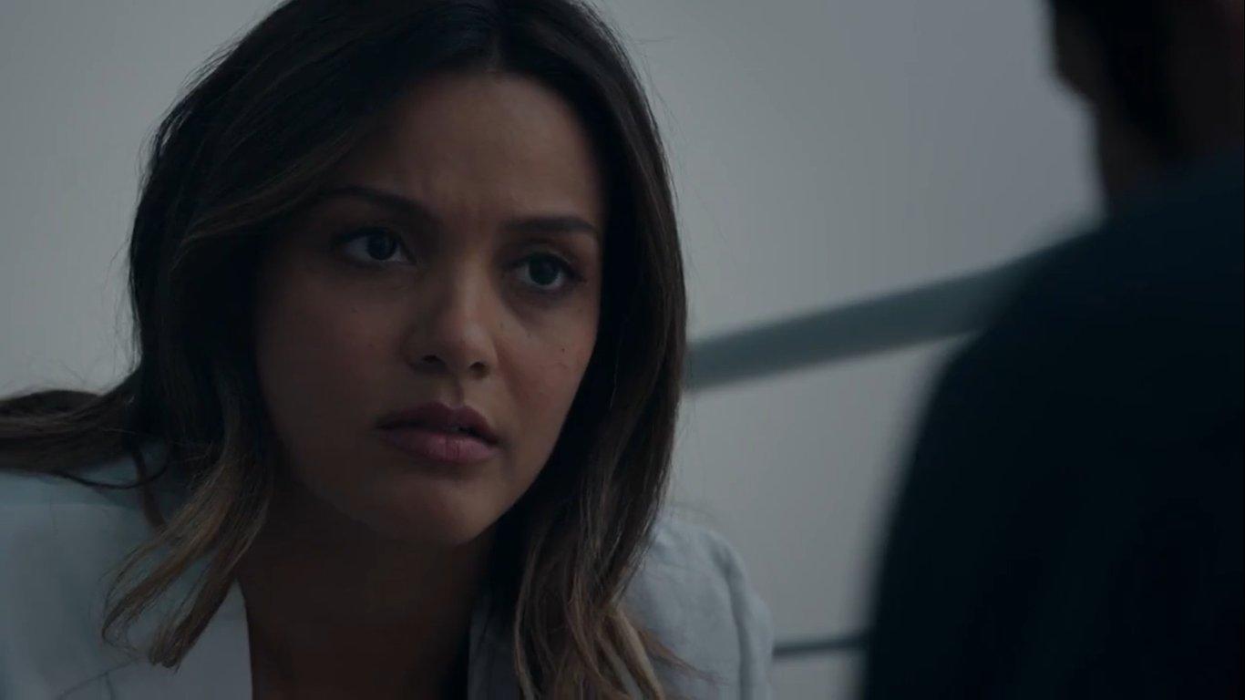 1366x768 caitlyn if your going into battle I wanna be your wingman. #TheResident