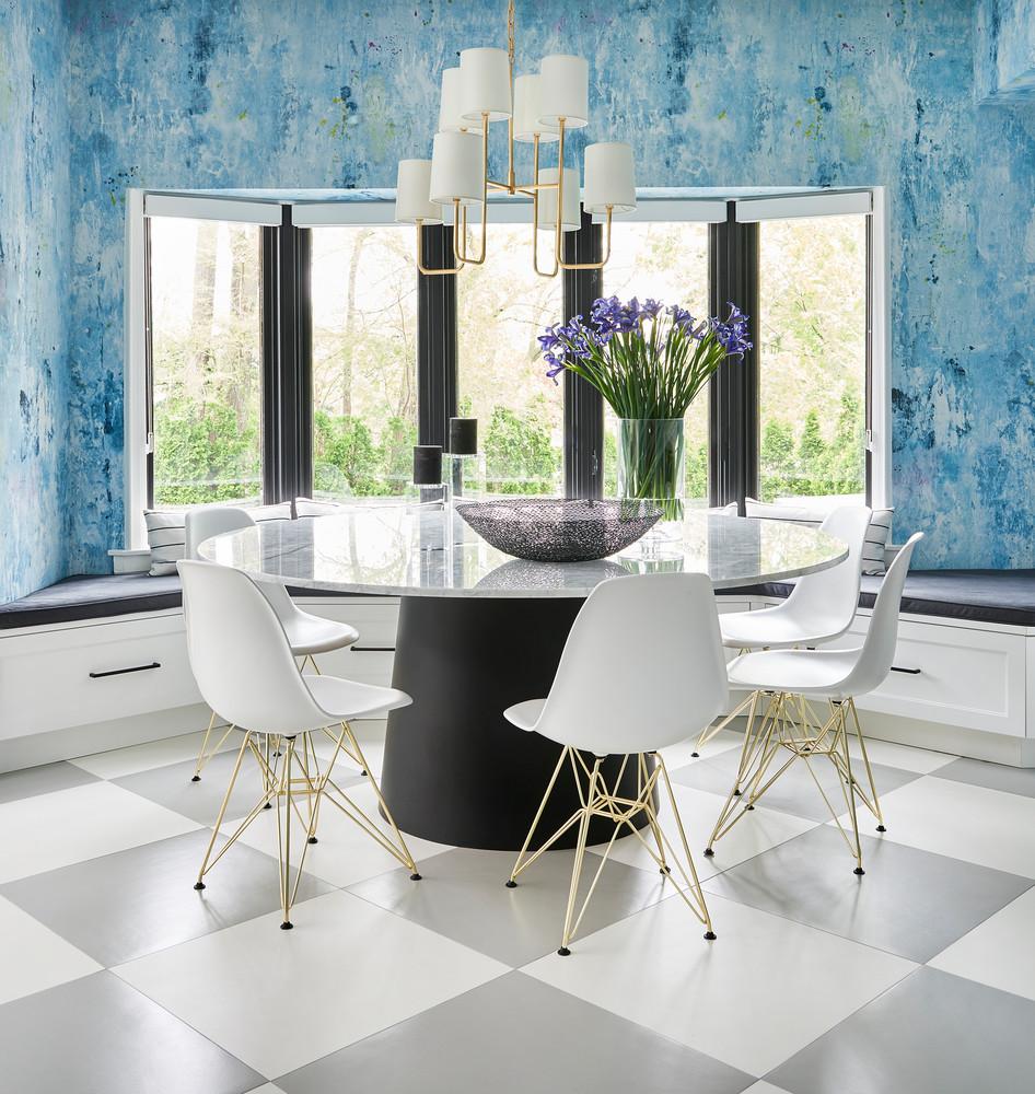 946x1000 A Bold Kitchen Redesign with Striking, Colorful Wallpaper