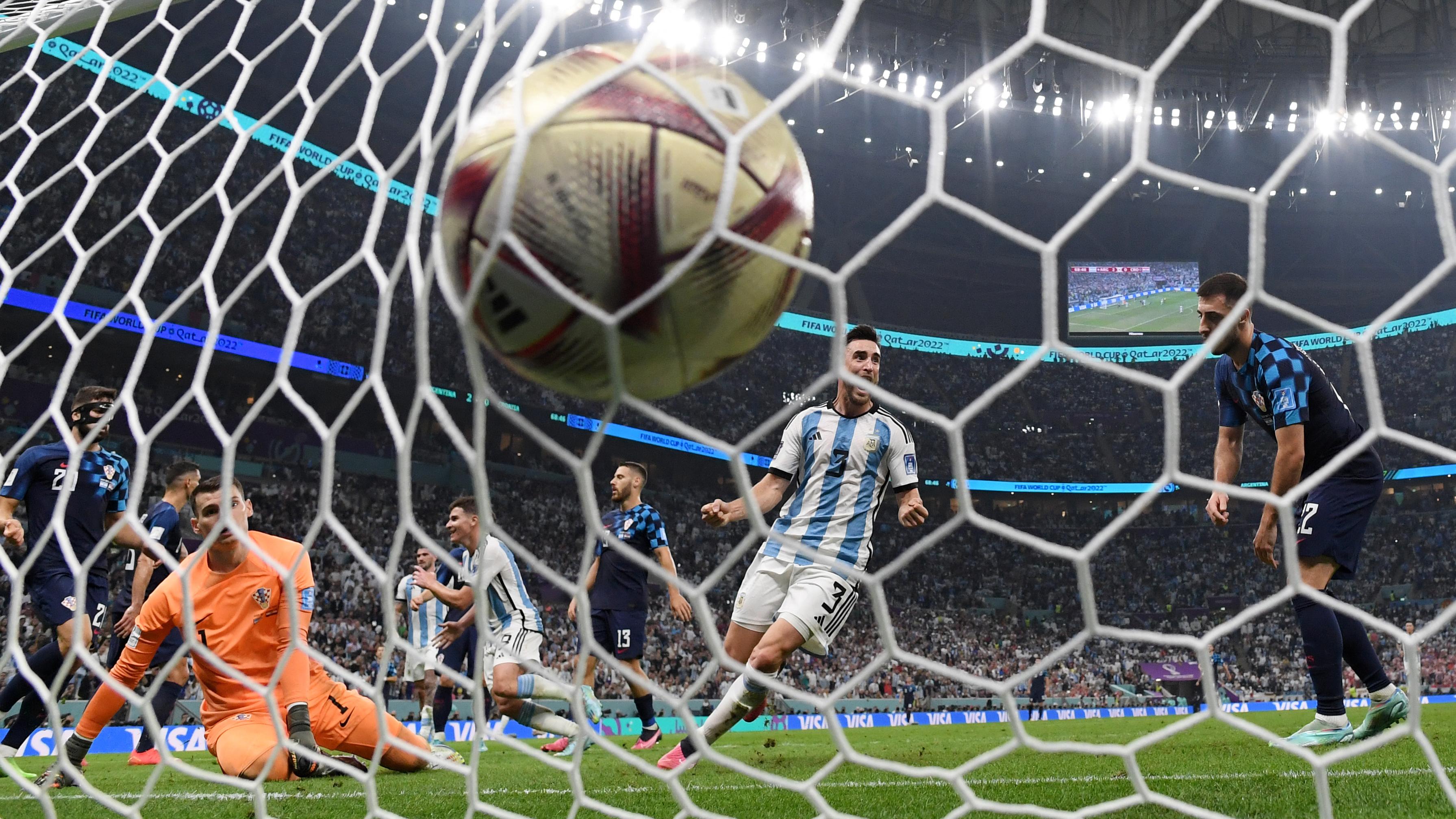 3582x2015 Messi, Argentina Advances to World Cup Final: Photo
