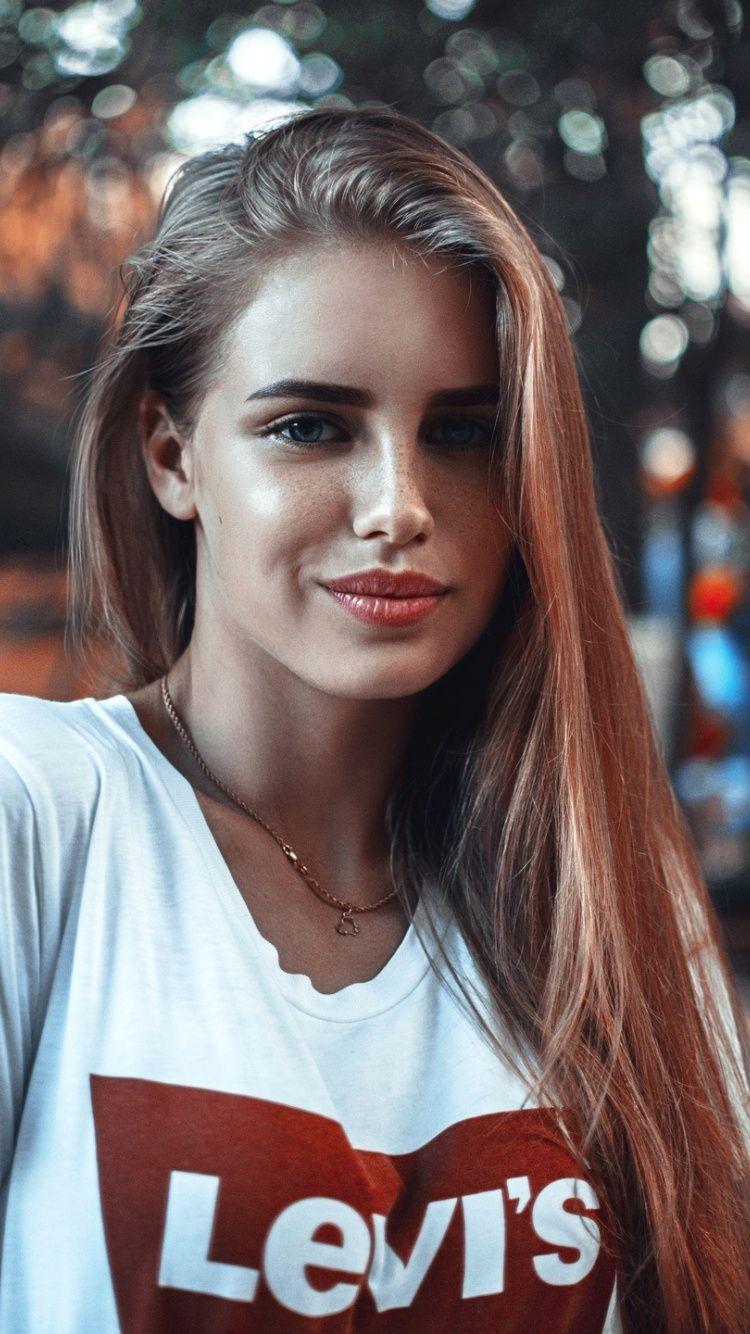 750x1334 Gorgeous, woman, smile, girl model, 750x1334 wallpaper. Beautiful girl body, Girl model, Czech women