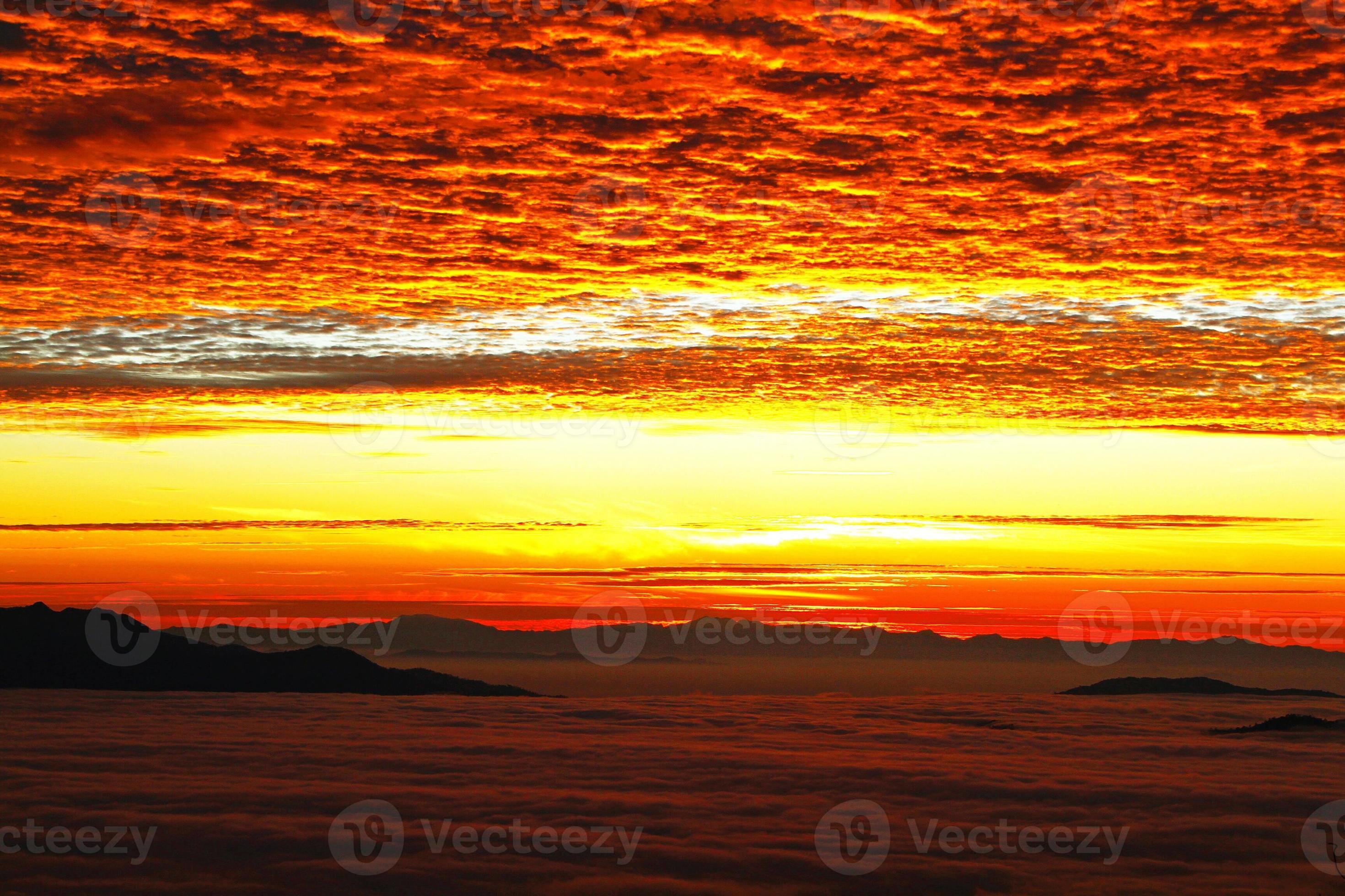 2940x1960 Orange Dawn sky and clouds with fog sea in the morning at huaynamdung national park, Chiangmai, Thailand. Land mark for travel in Northern of Thailand. Beauty in nature and Natural wallpaper 8527097