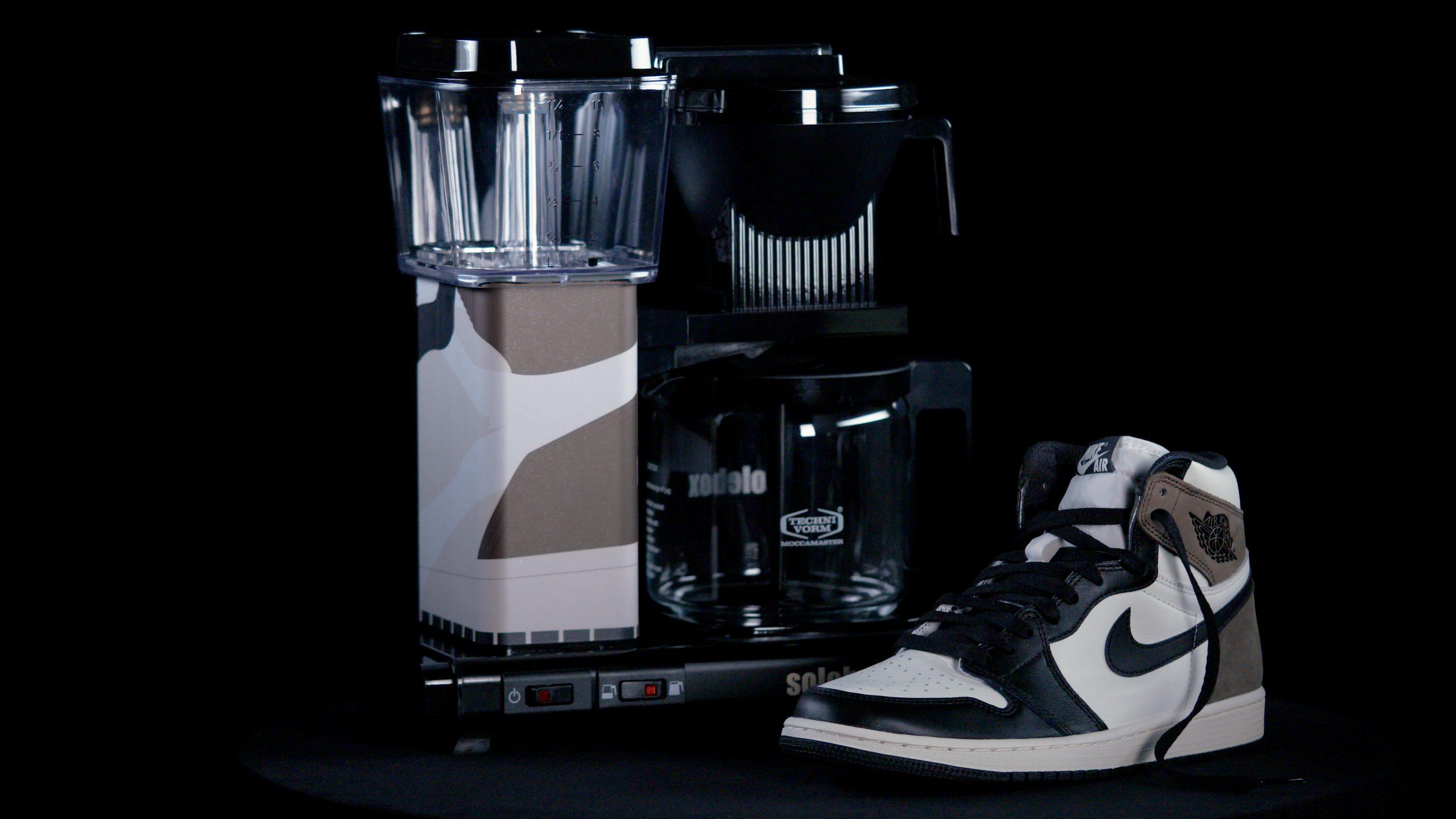 2560x1440 The solebox Mocca Master. Air Jordan 1 Mocha