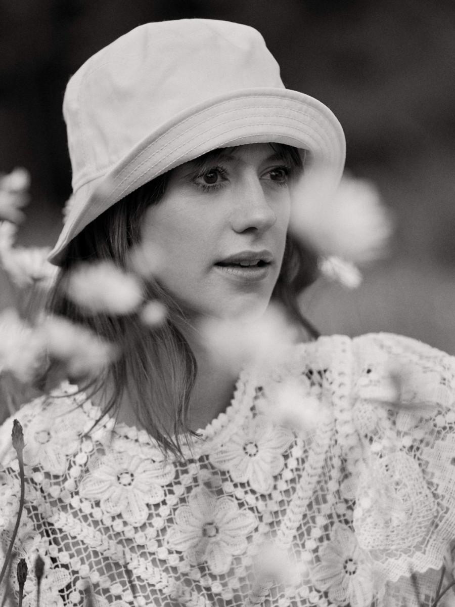 900x1200 Daisy Edgar Jones Wallpaper
