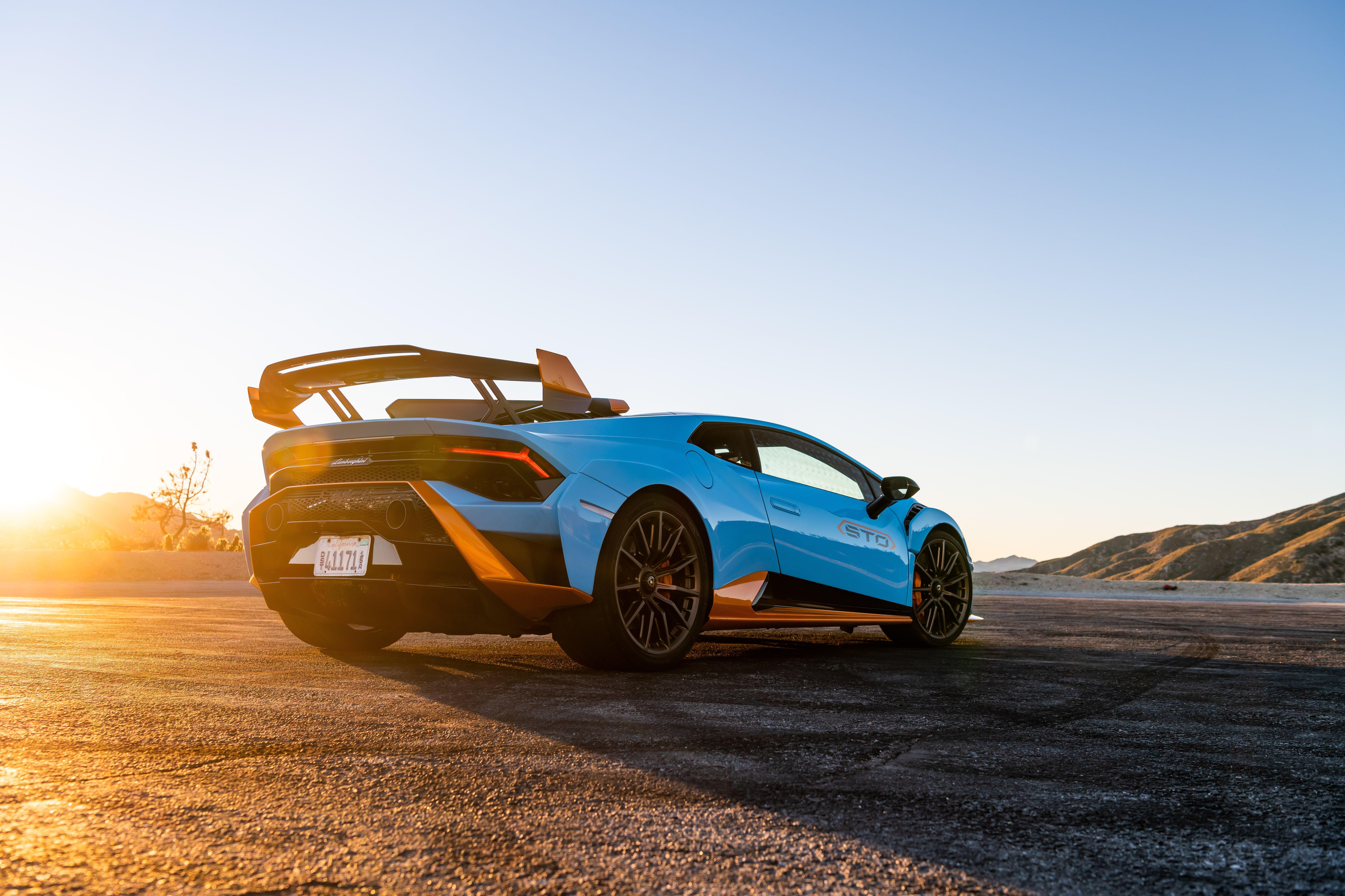 8256x5504 View Photo of the 2021 Lamborghini Huracán STO