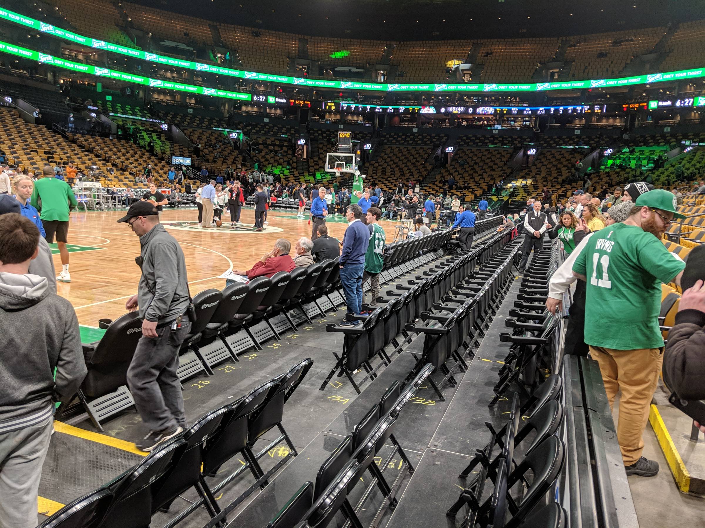 2400x1800 Courtside at TD Garden