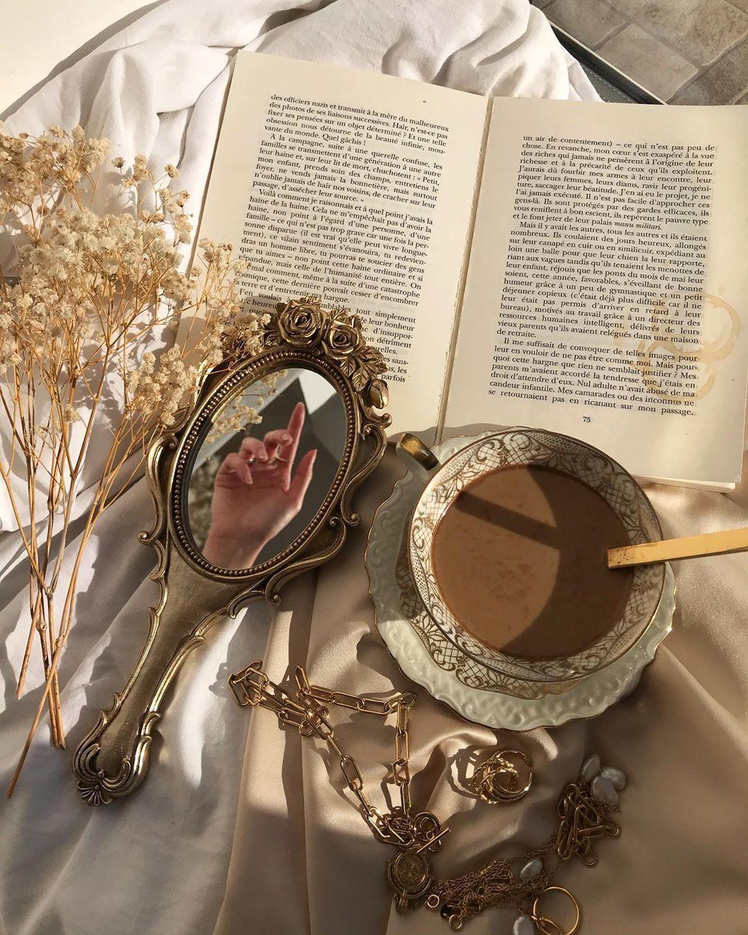 1080x1349 Beige Wallpaper Photo : Vintage Mirror Aesthetic Wallpaper