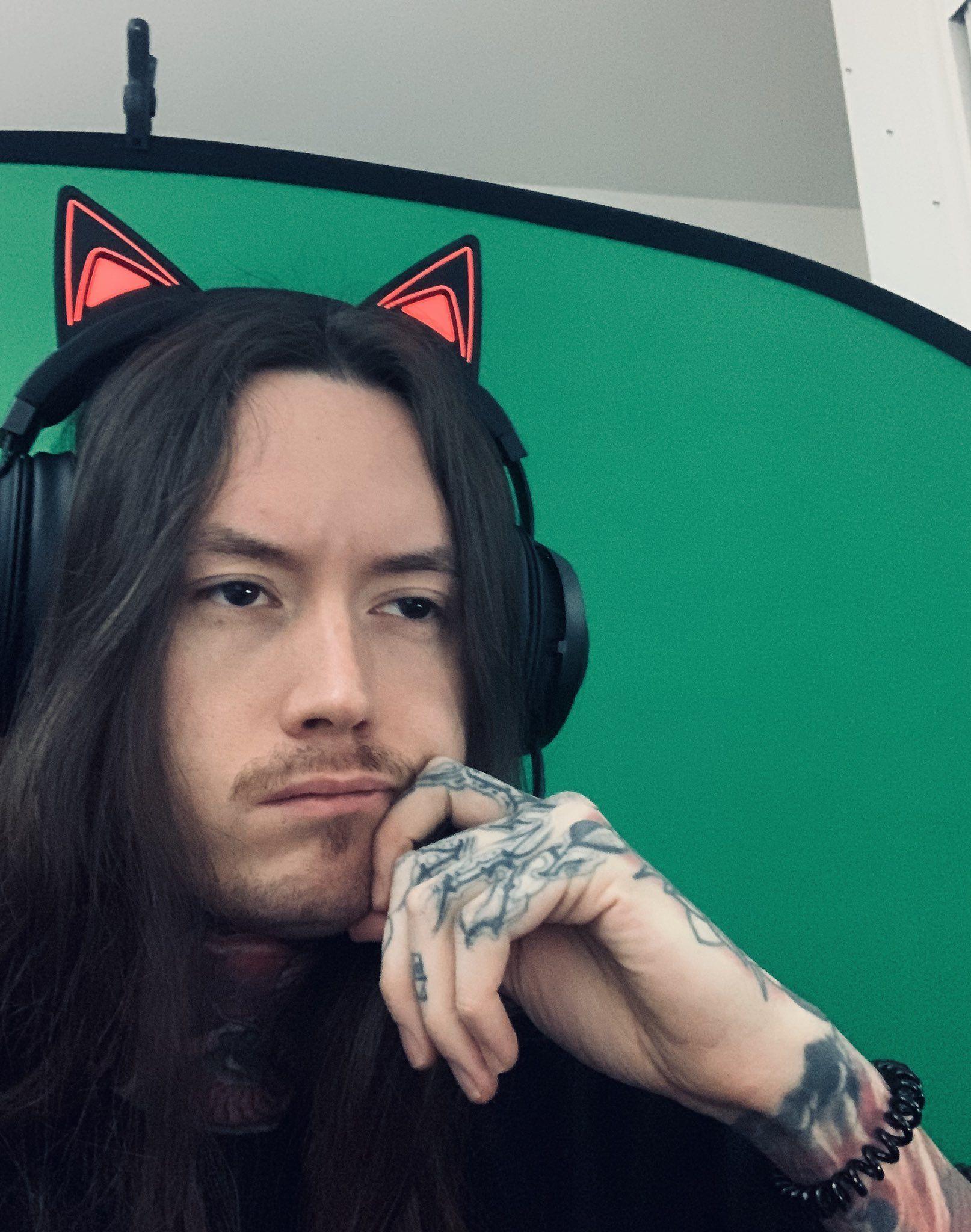 Noah sebastian. Ной Себастьян Bad Omens. Ной Себастьян Bad Omens 2022. Noah Sebastian 2022.