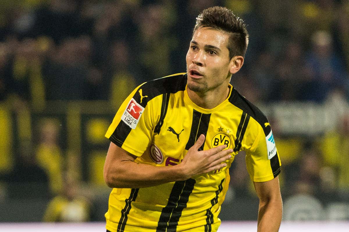 1200x800 VIDEO: Raphael Guerreiro scores incredible goal in Borussia Dortmund training. Goal.com English Qatar