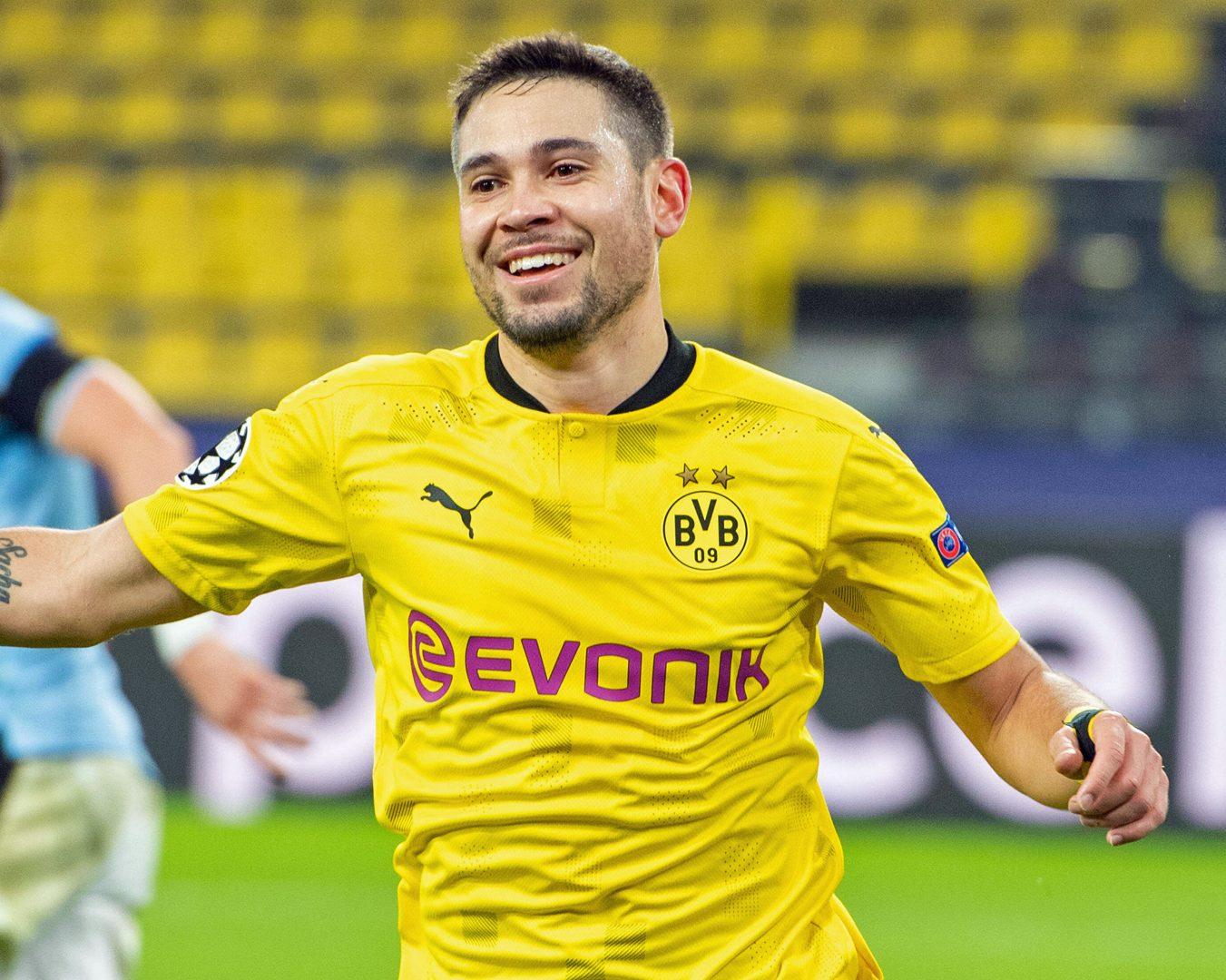 1351x1080 Raphael Guerreiro On Being Borussia Dortmund's Left Back, Alphonso Davies And More