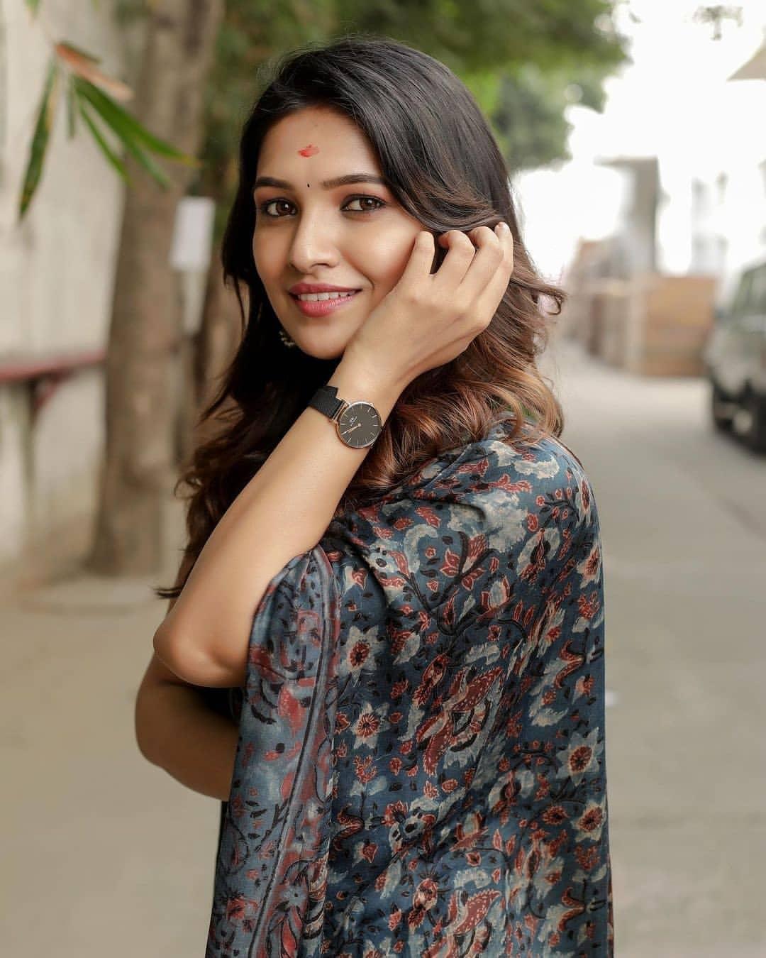 1080x1350 Tamil actress Vani Bhojan looking beautiful photo gallery Photo: HD Image, Picture, Stills, First Look Posters of Tamil actress Vani Bhojan looking beautiful photo gallery Movie