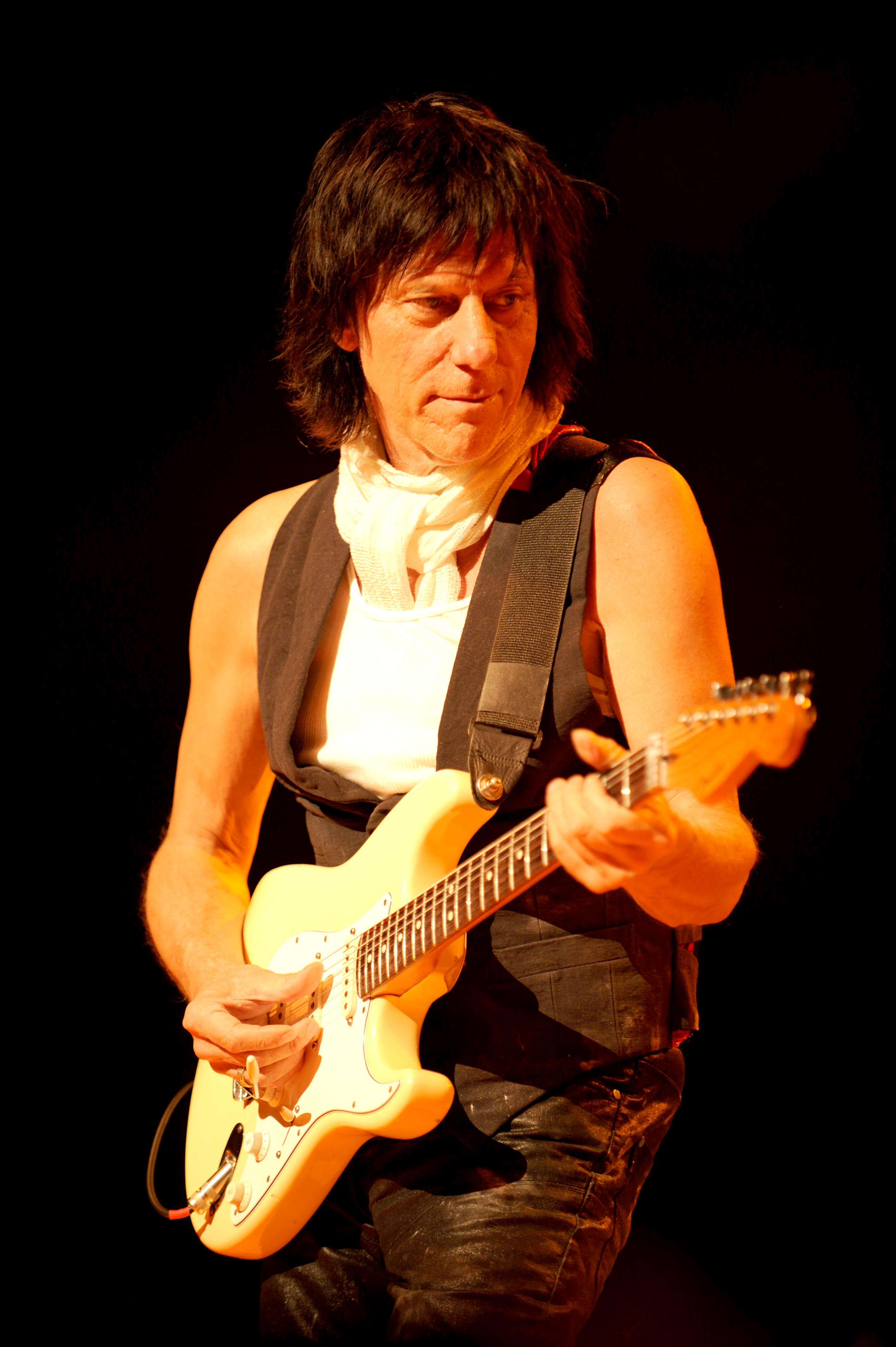 2832x4256 Jeff Beck