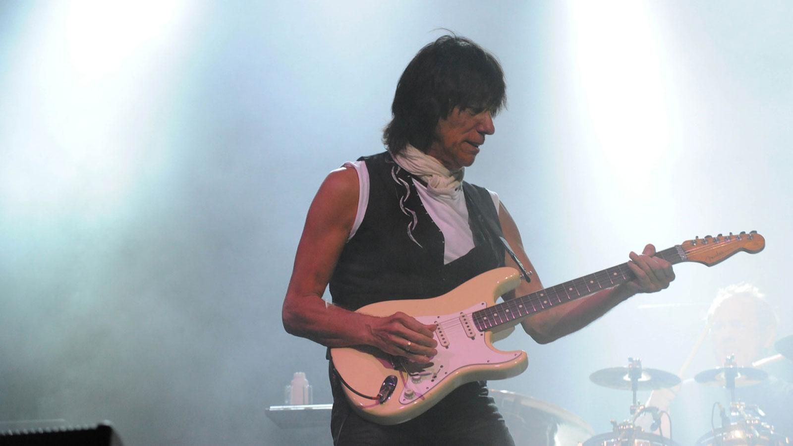 1600x900 How to play guitar like Jeff Beck