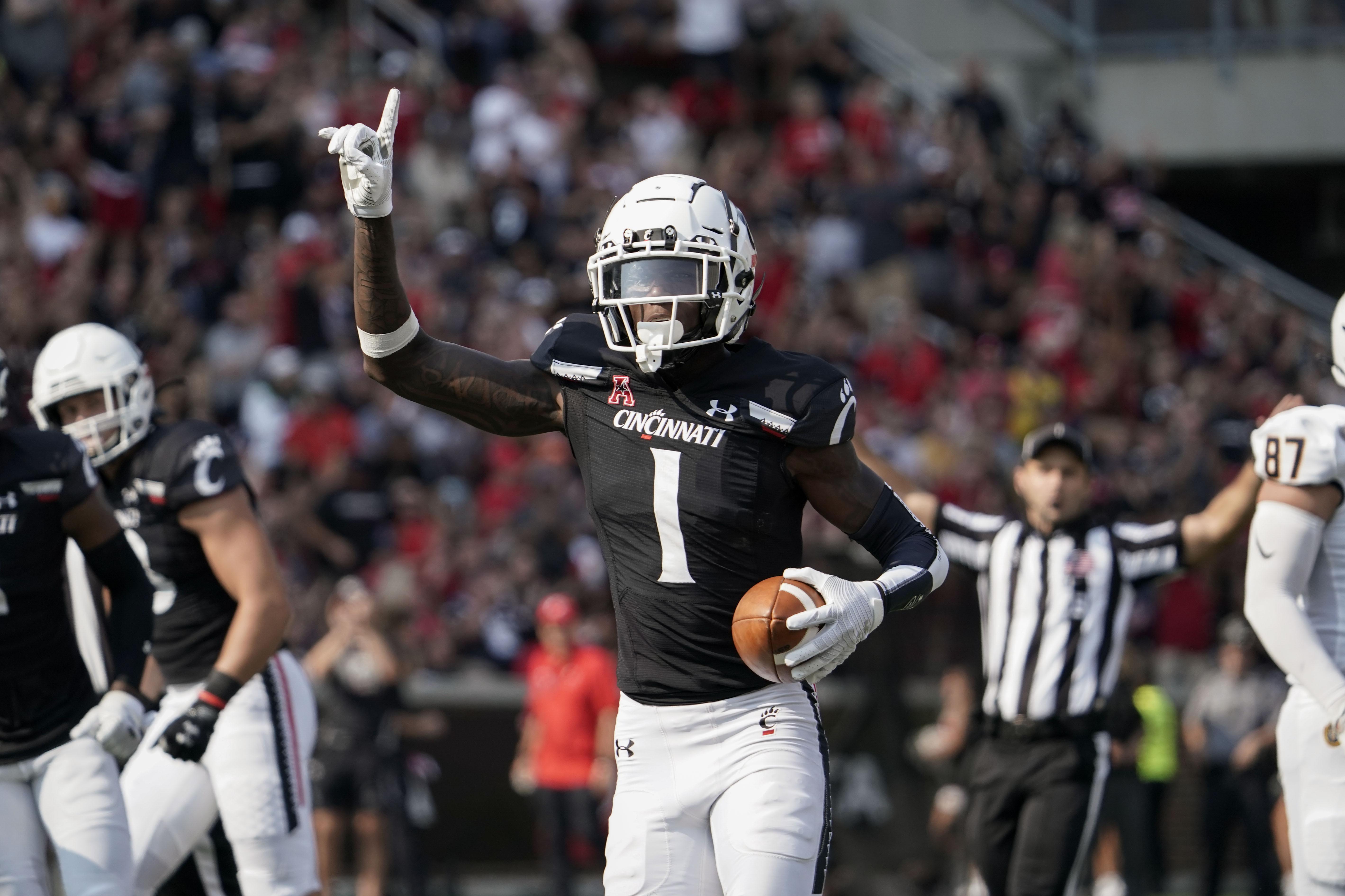 5678x3784 UC's 'Sauce' Gardner, Ford declare for NFL Draft