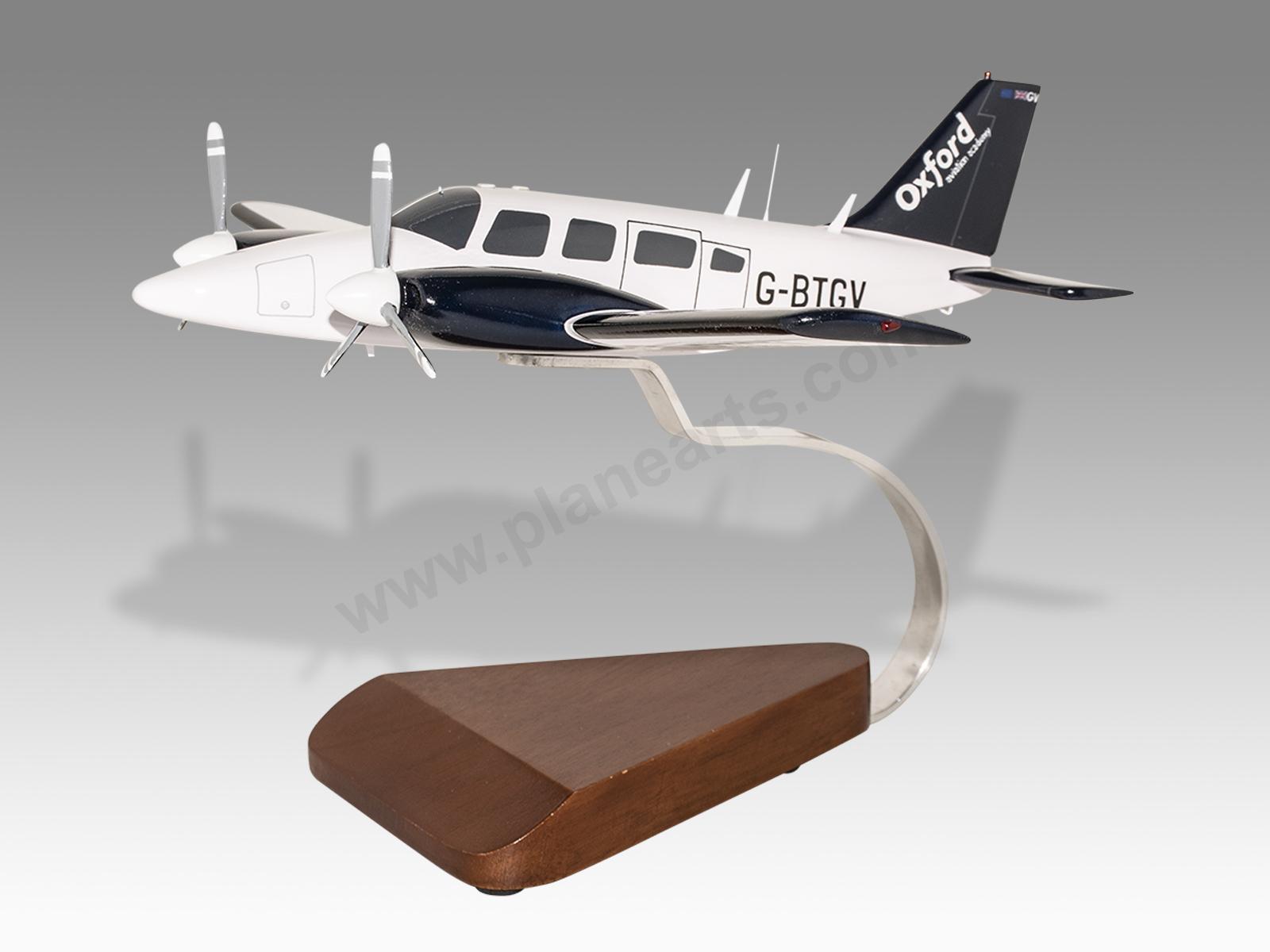 1600x1200 Piper PA 34 200T Seneca II Oxford Aviation Solid Kiln Dried Mahogany Wood Handmade Desktop Display Scale Replica Aircraft Model G BTGV