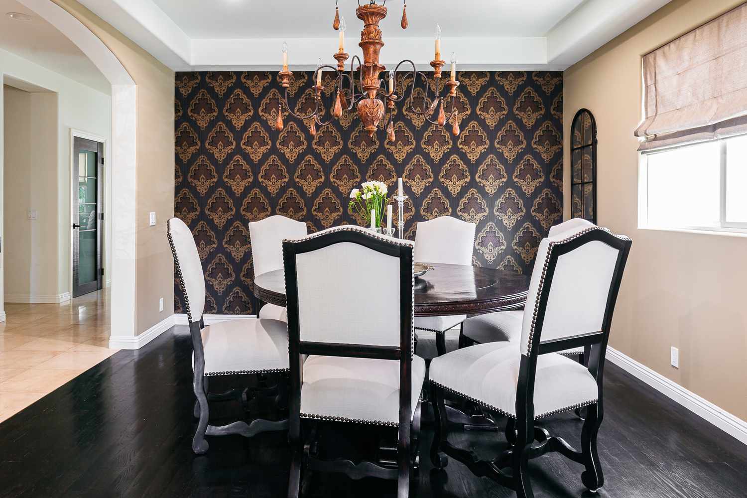1500x1000 Amazing Dining Rooms With Wallpaper