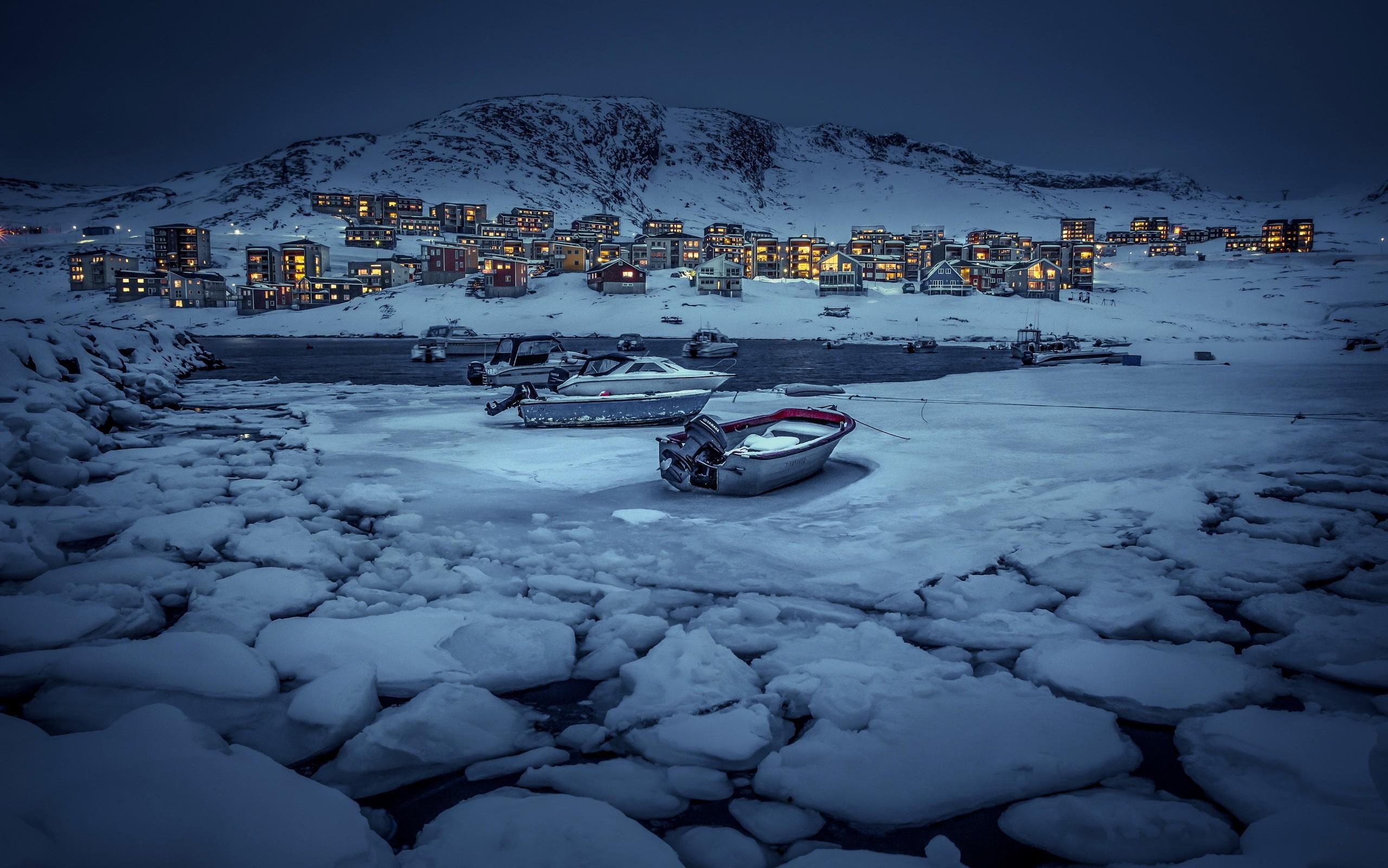 2560x1600 Boats in the ice in Greenland Desktop wallpaper 1280x1024