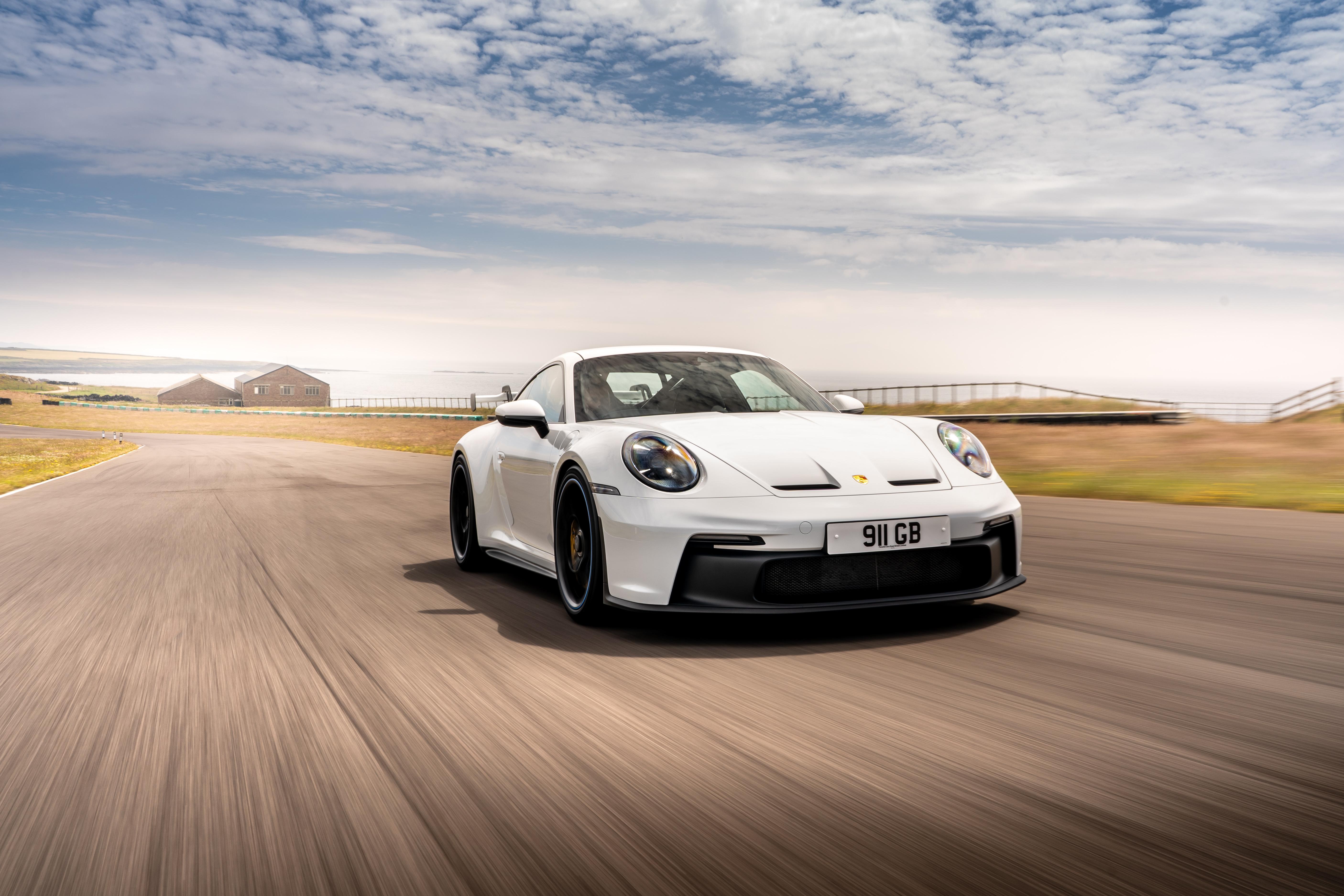 5622x3748 White 2021 Porsche 911 GT3 PDK (992), Porsche Sport Car Gallery HD Wallpaper