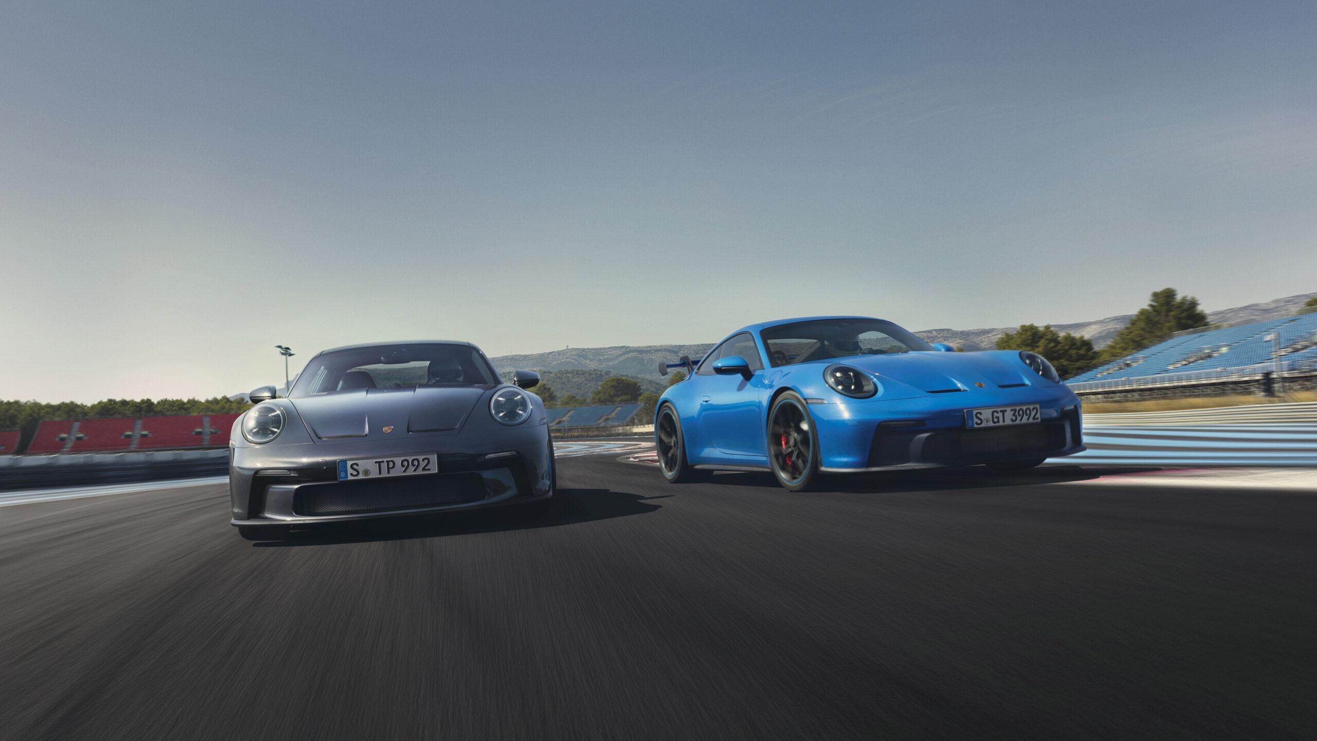 2560x1440 Porsche 911 GT3 Touring Wallpaper
