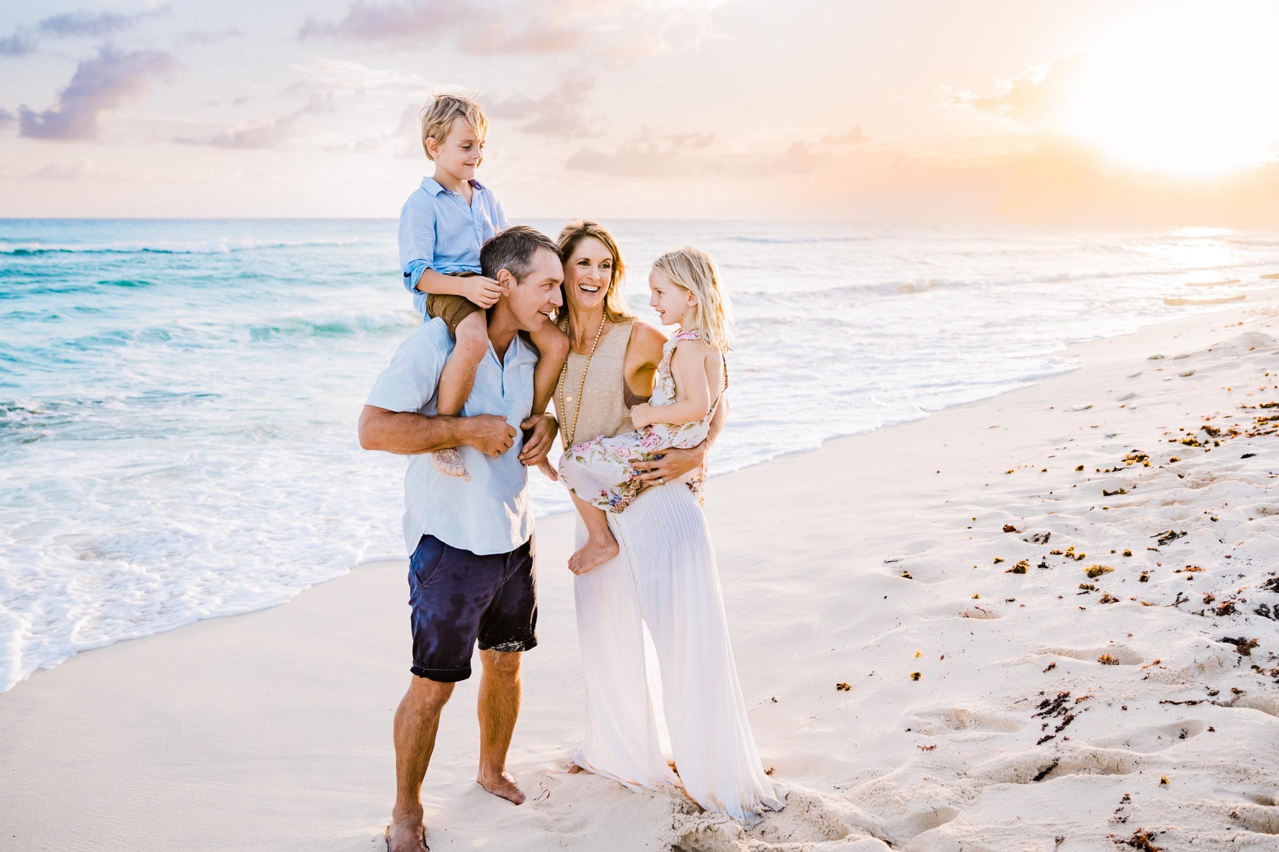 2560x1706 TIPS ON WHAT TO WEAR FOR A FAMILY BEACH PHOTOSHOOT IN GRAND CAYMAN Reid Photography