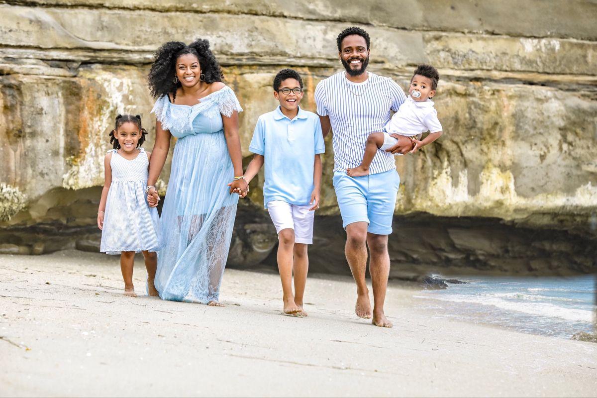 1200x800 Black Family Goals Photohooot. Family outfits, Glam photohoot, Black families