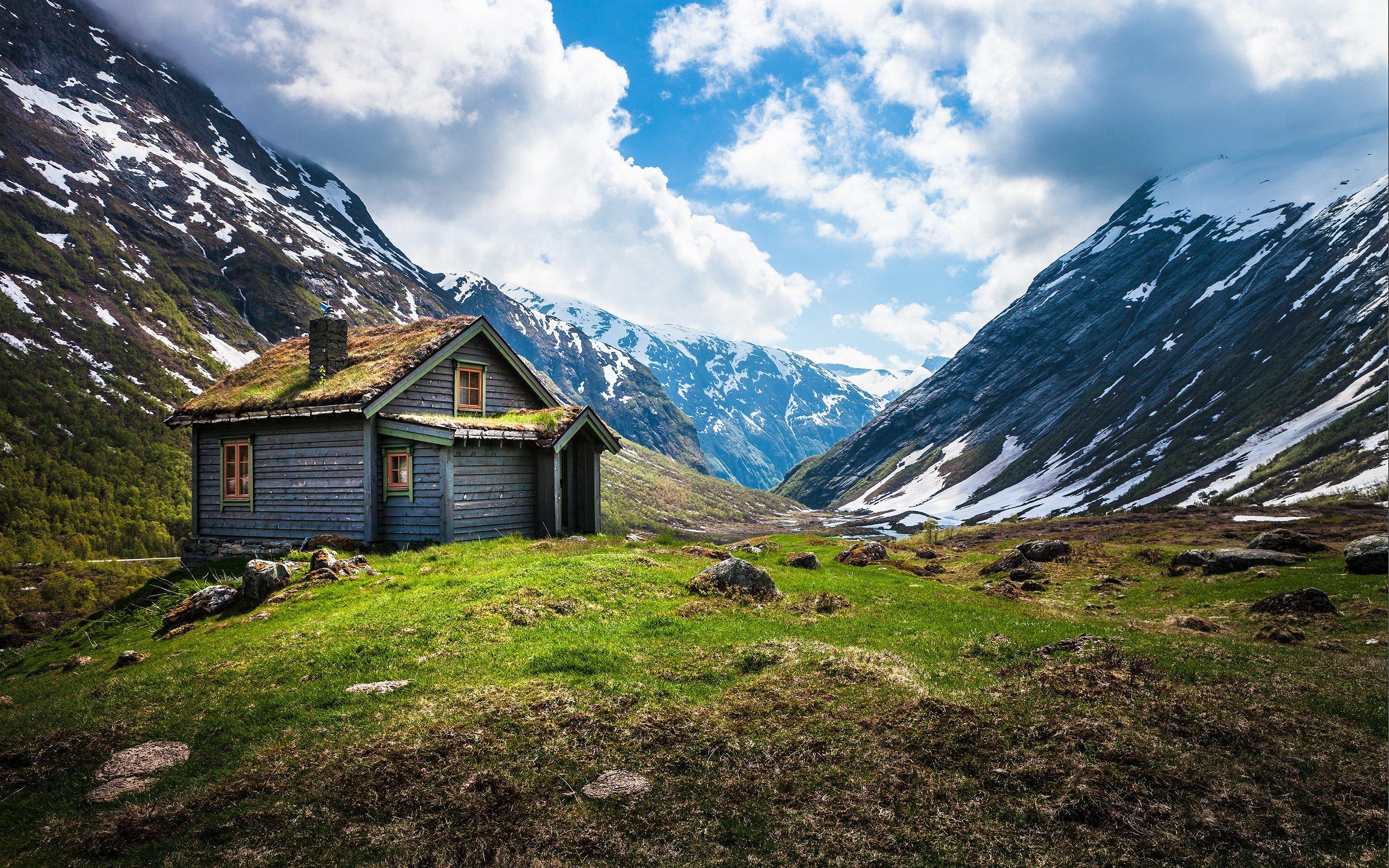 2880x1800 Small House in a Beautiful Valley HD wallpaper