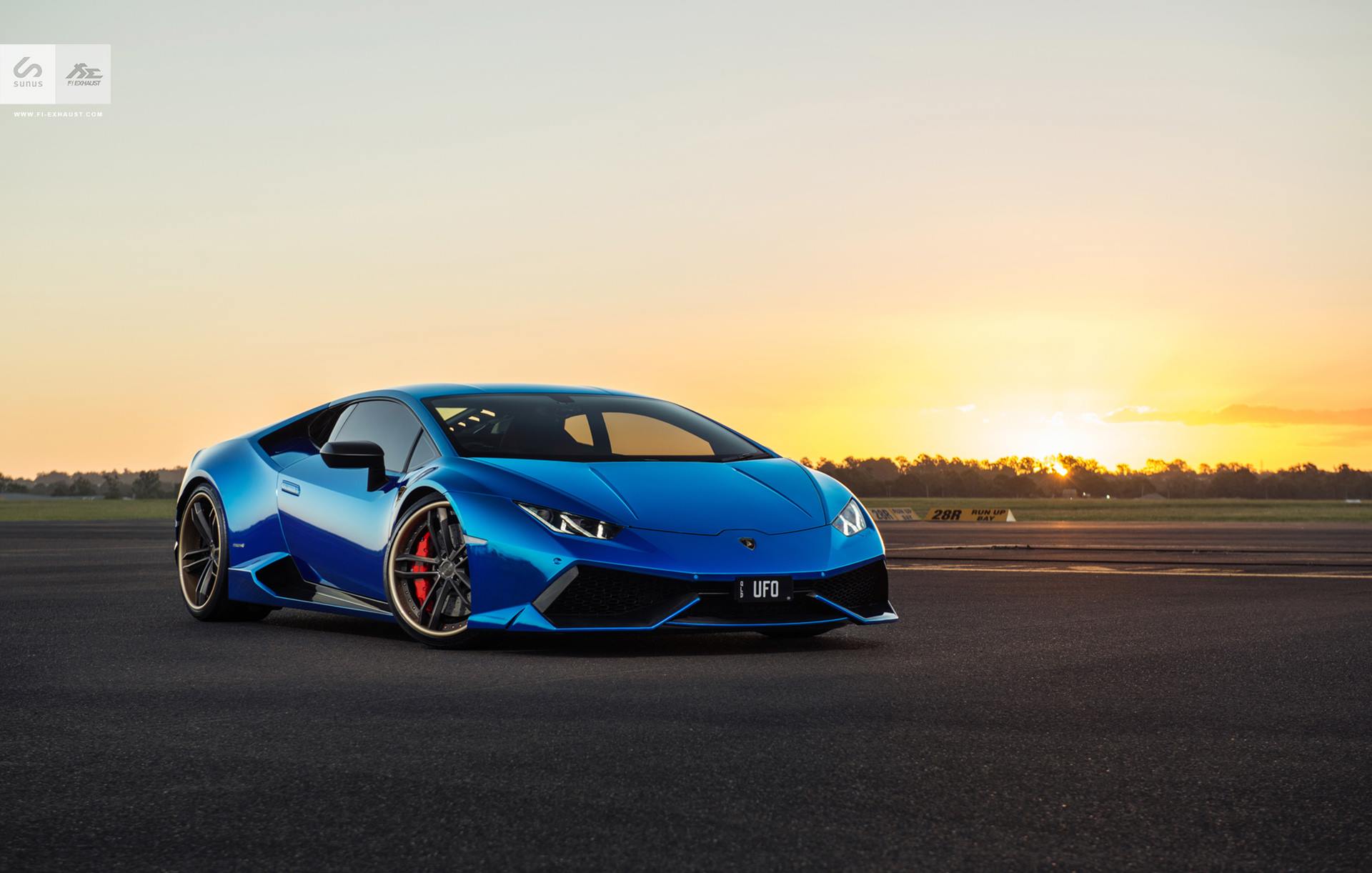 Lamborghini Huracan синий