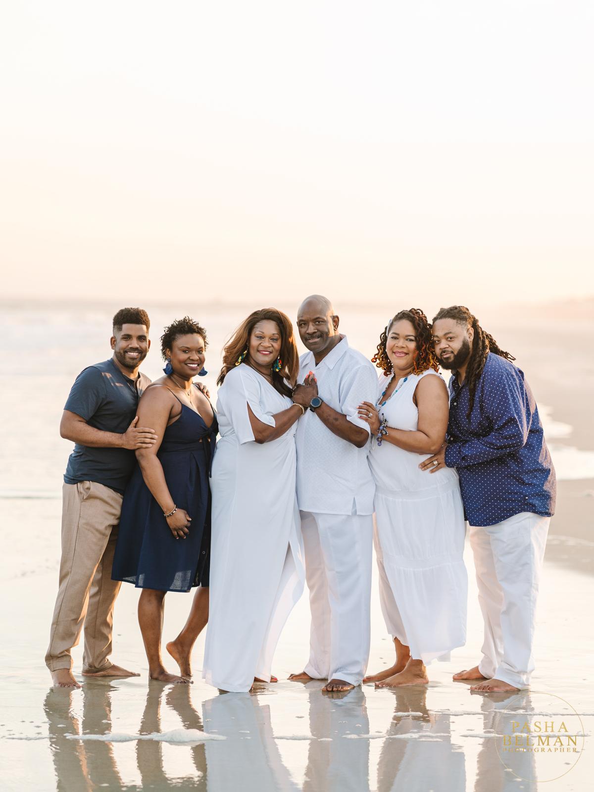 1200x1600 Navy and White Outfit Ideas for Family Picture