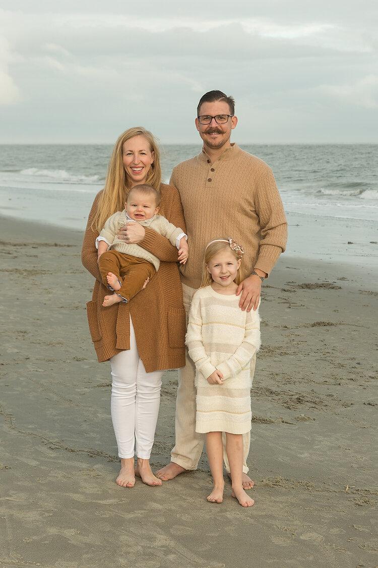 750x1125 Winter Family Beach Photo on Isle of Palms