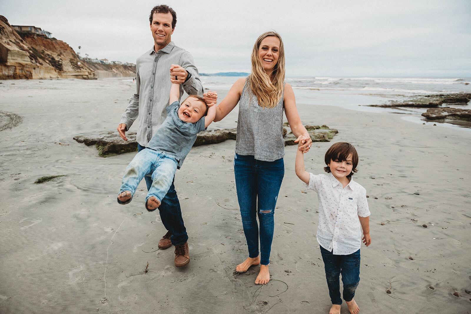 1600x1068 Heer Family Beach Photo