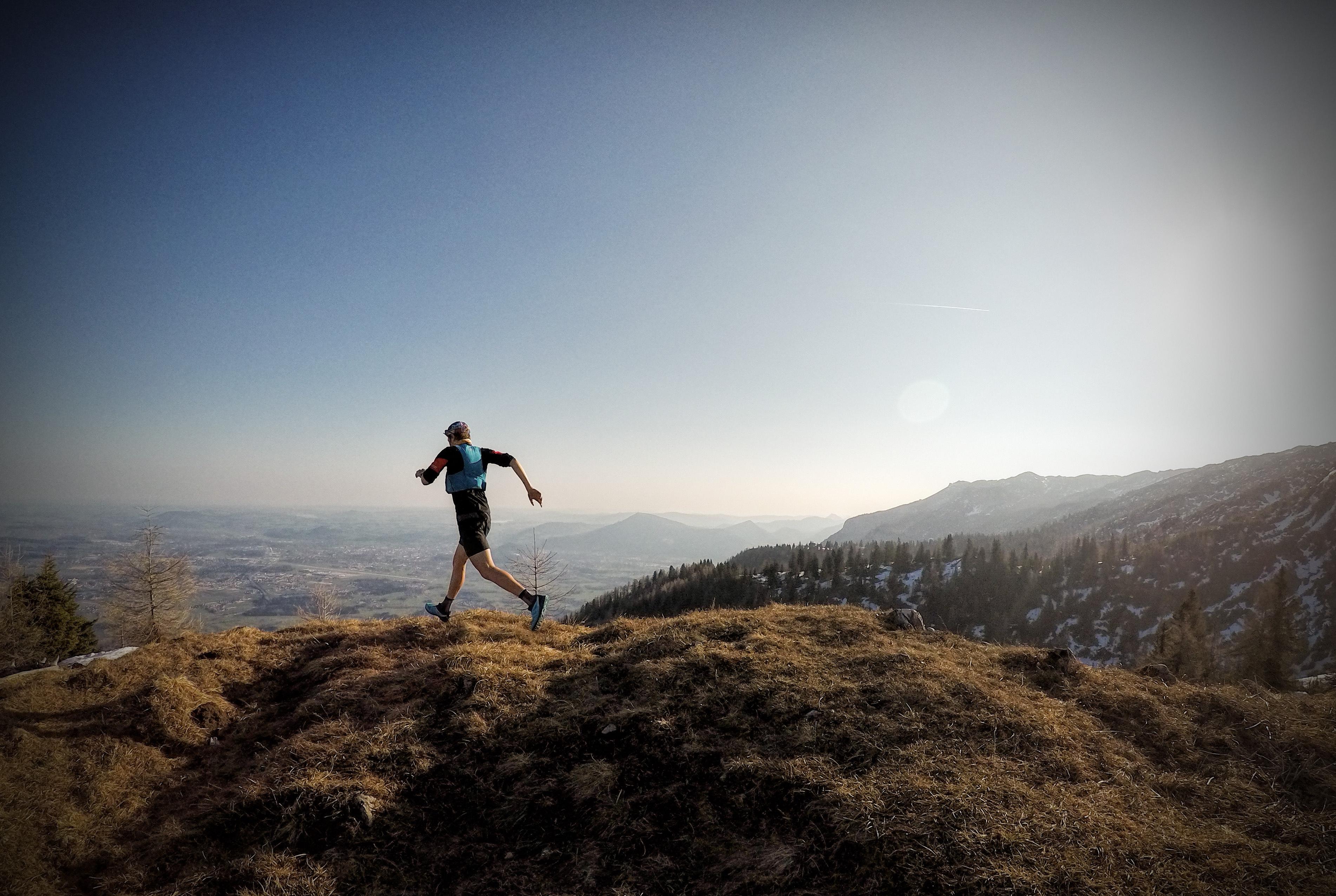 mountain-running-wallpapers-top-free-mountain-running-backgrounds