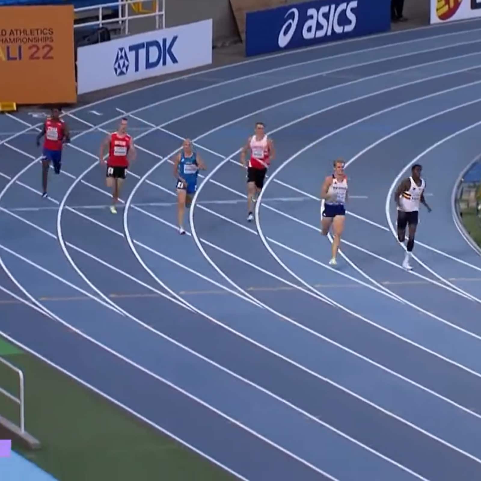1600x1600 Athlete Loses Race in Colombia After His Penis Came Out in The Middle of
