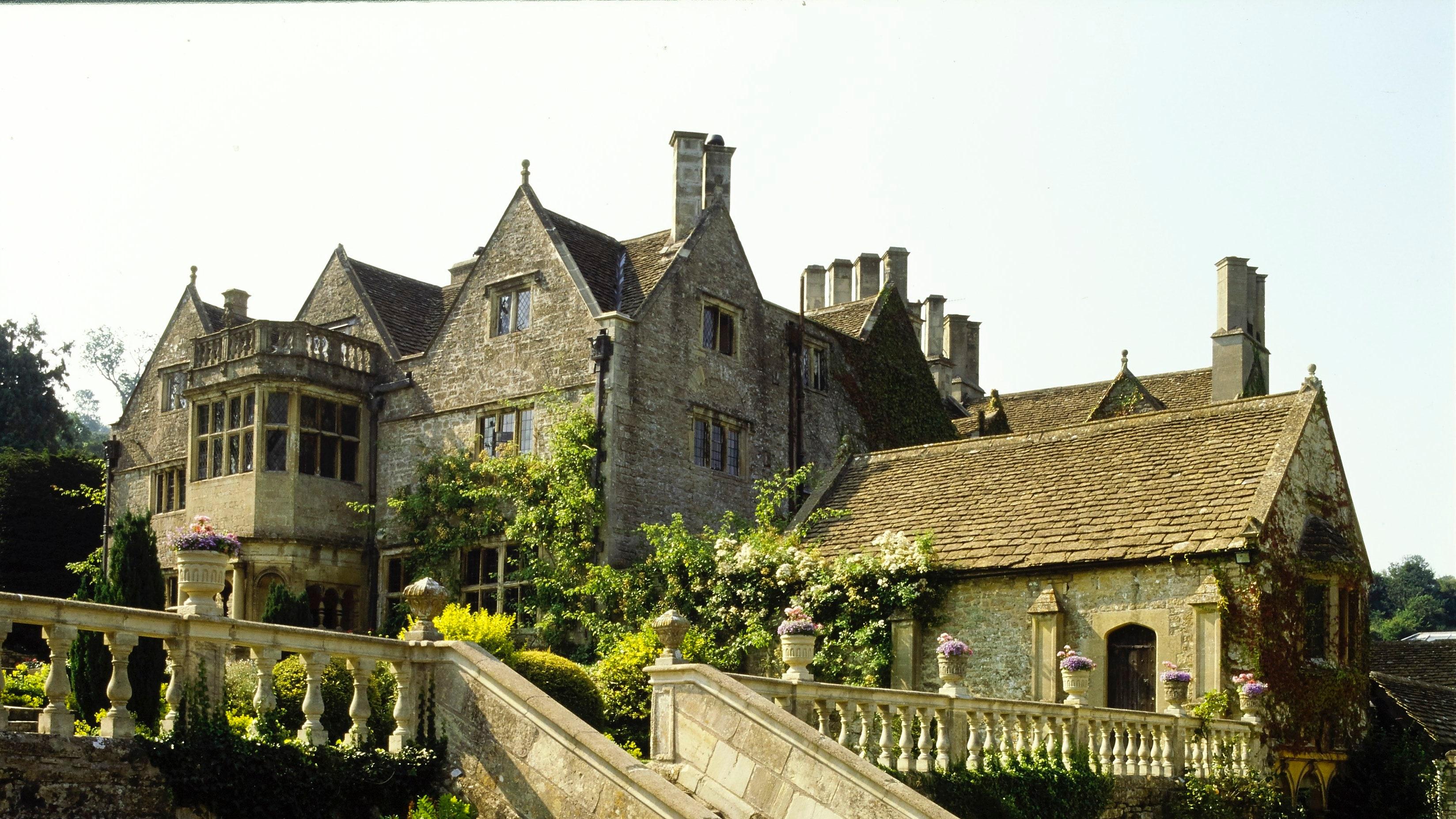 3296x1854 Castle Homes With Famous Owners