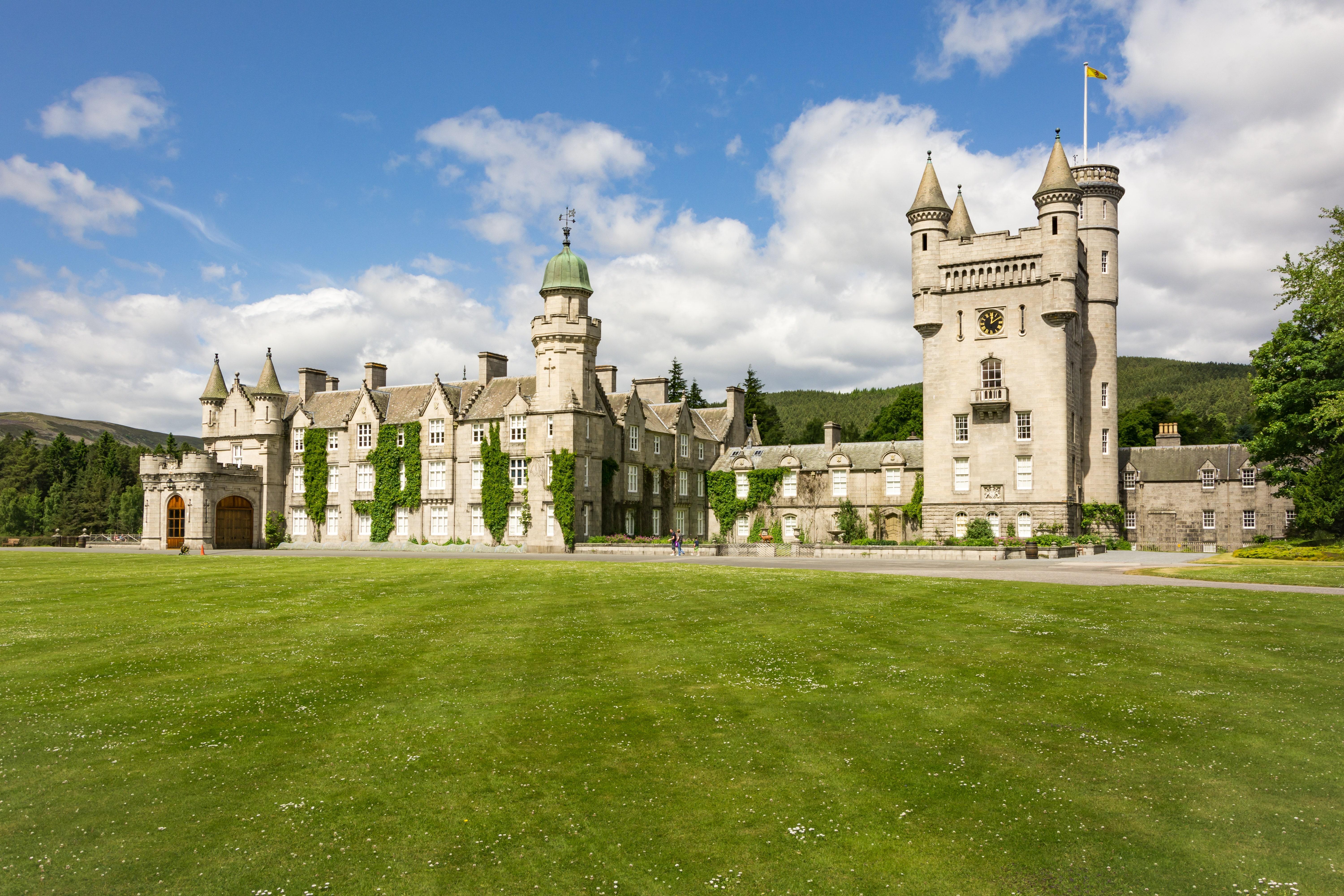 6000x4000 Balmoral Castle: Everything You Need to Know About Where the Queen Spent Her Final Days