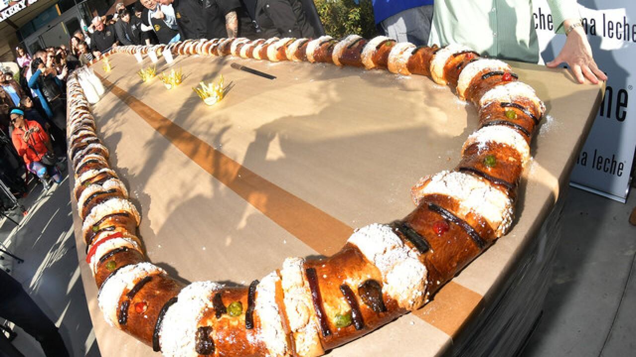 1280x720 Bakery Makes LA's Largest Ever 'Rosca De Reyes'