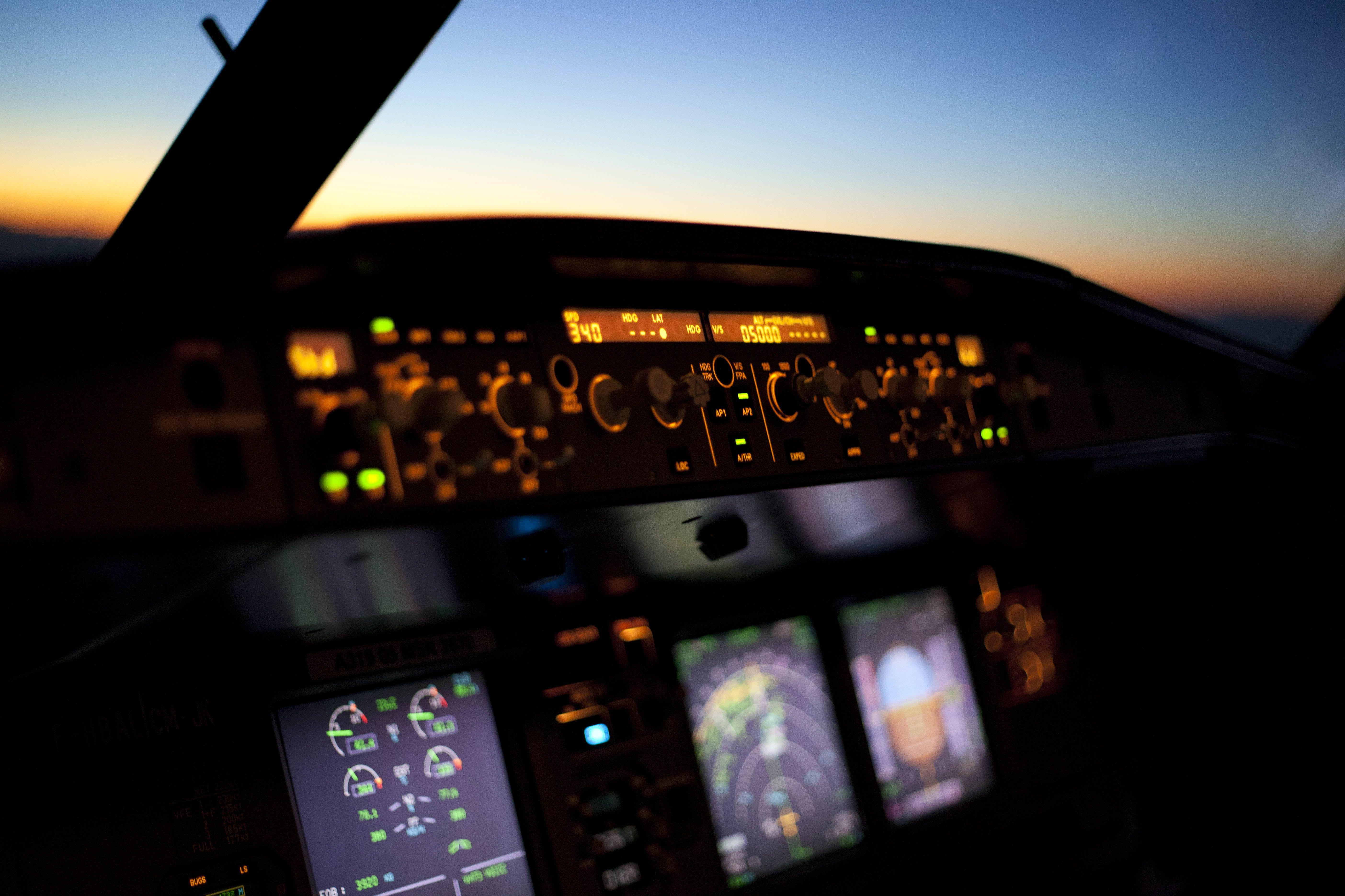 5616x3744 A320 Cockpit Wallpaper