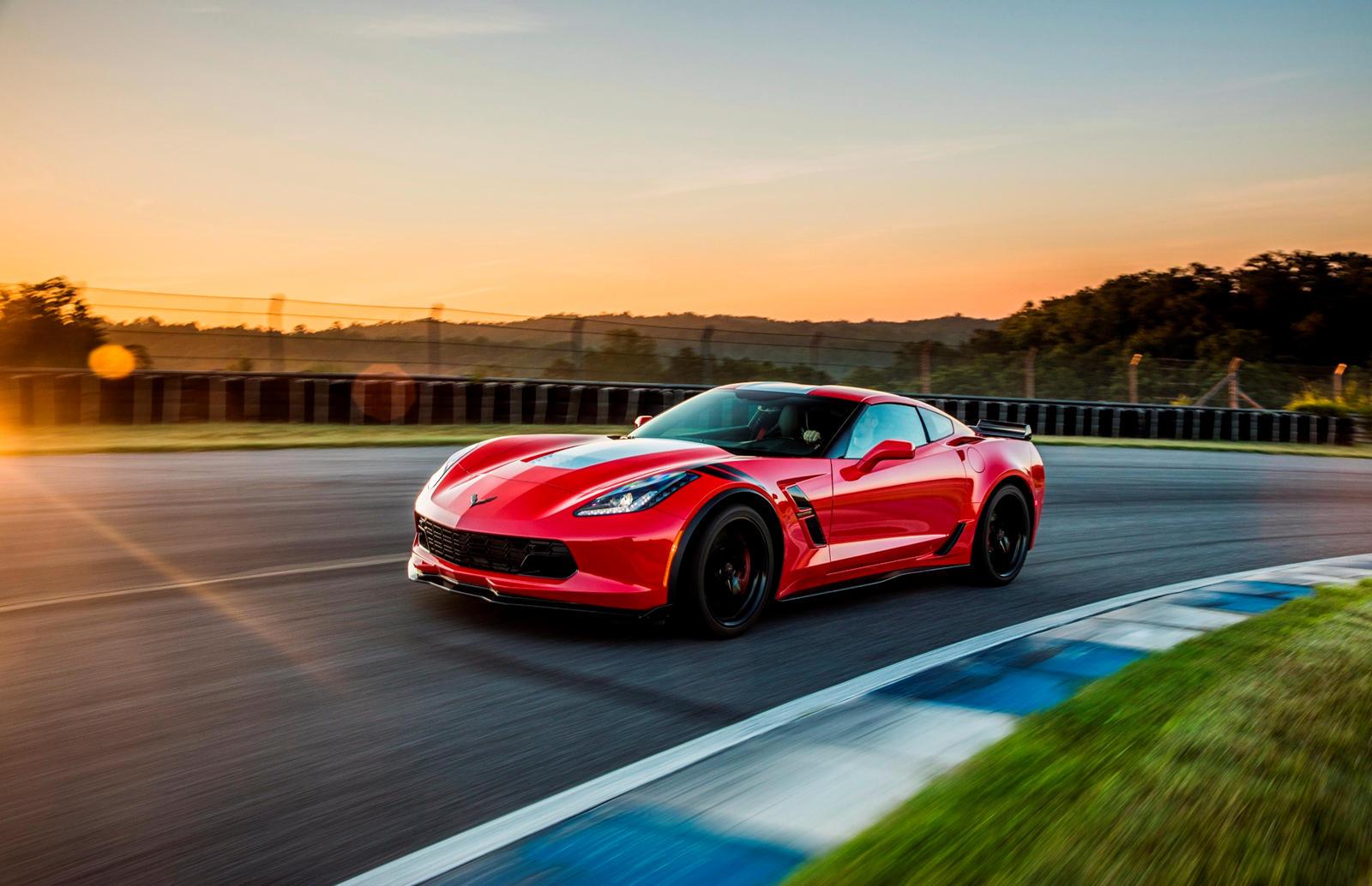 1600x1034 Chevrolet Corvette Grand Sport Coupe Exterior Photo
