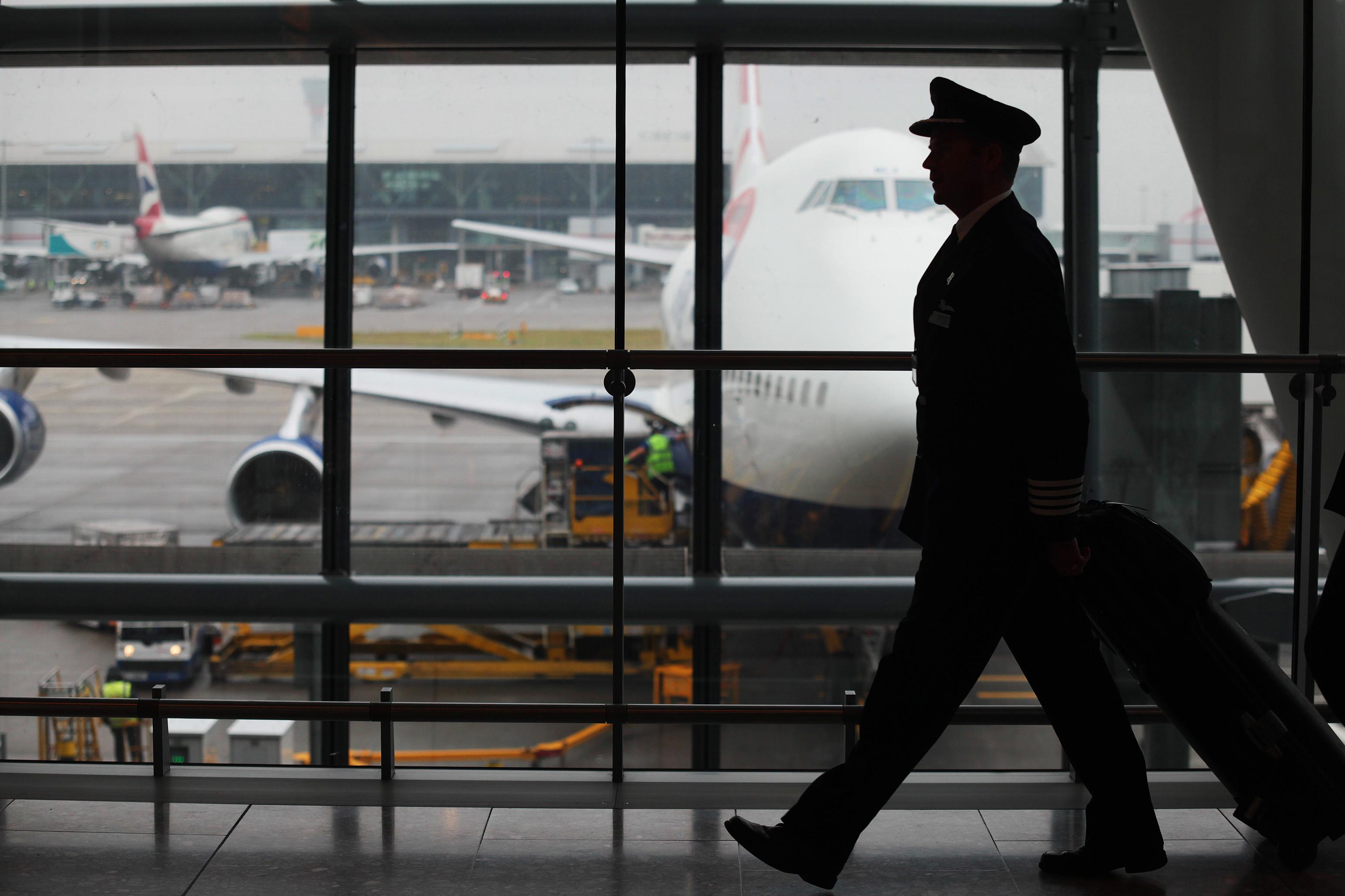 3089x2059 Make 2019 the year you become a professional pilot Career News : Pilot Career News
