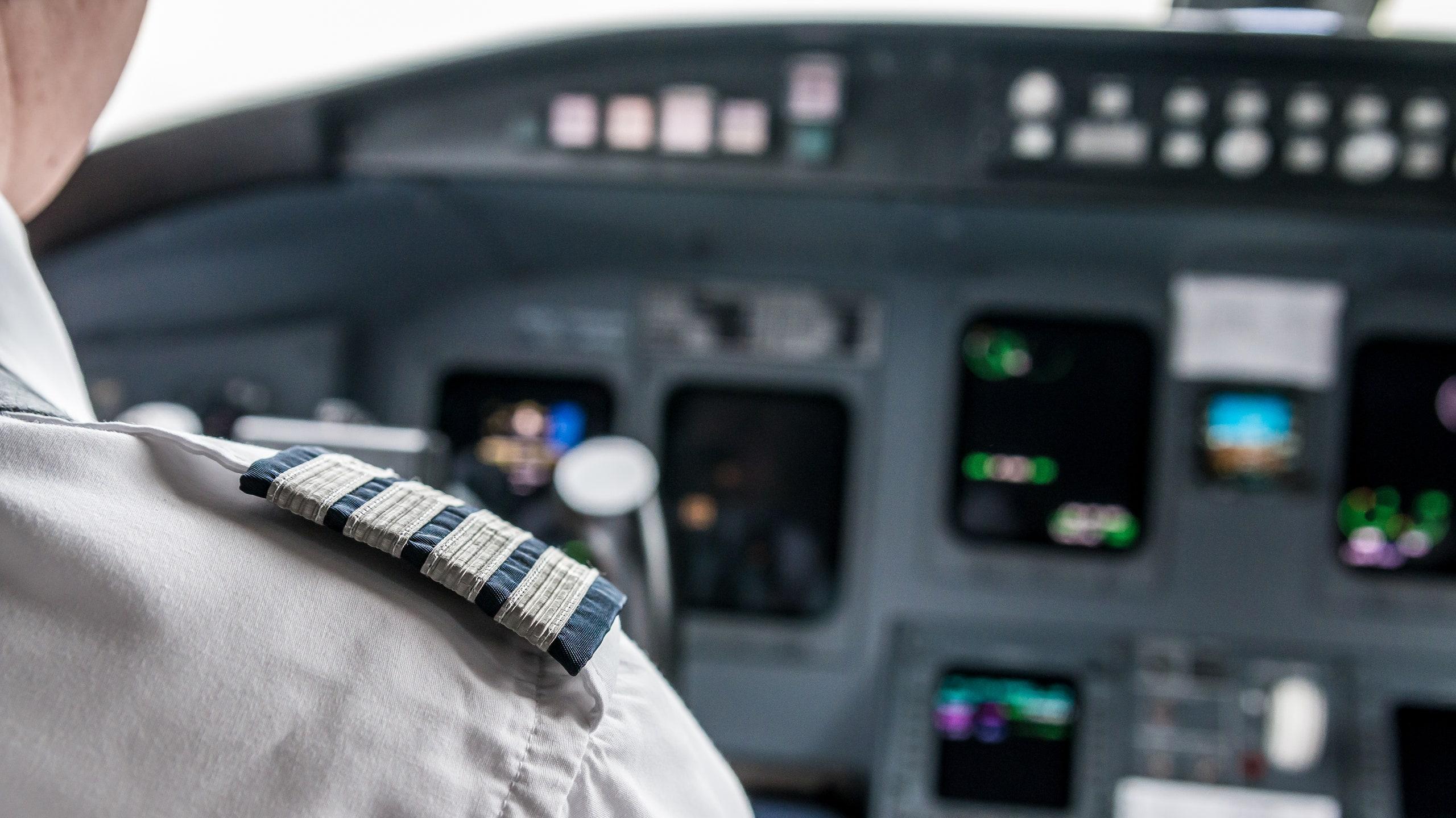 2560x1440 Why Airline Pilots Can't Chit Chat Below 000 Feet. Condé Nast Traveler